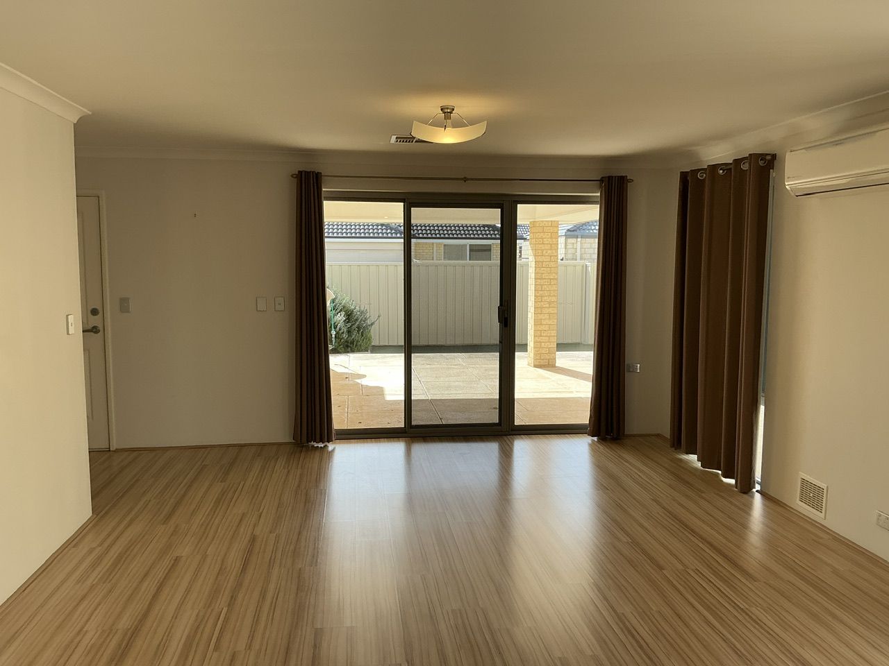 FANTASTIC INVESTMENT OPPRTUNITY IN PERFECT LOCATION — photo 5 of 17
