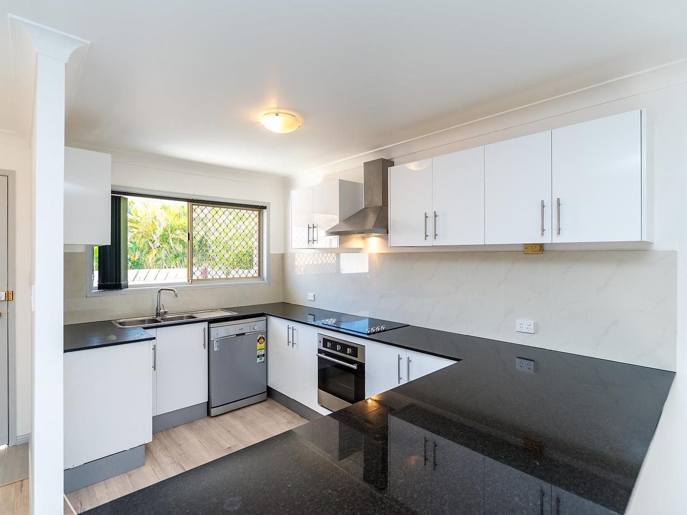 7/81 'Edithvale', Olsen Avenue, Labrador, QLD 4215