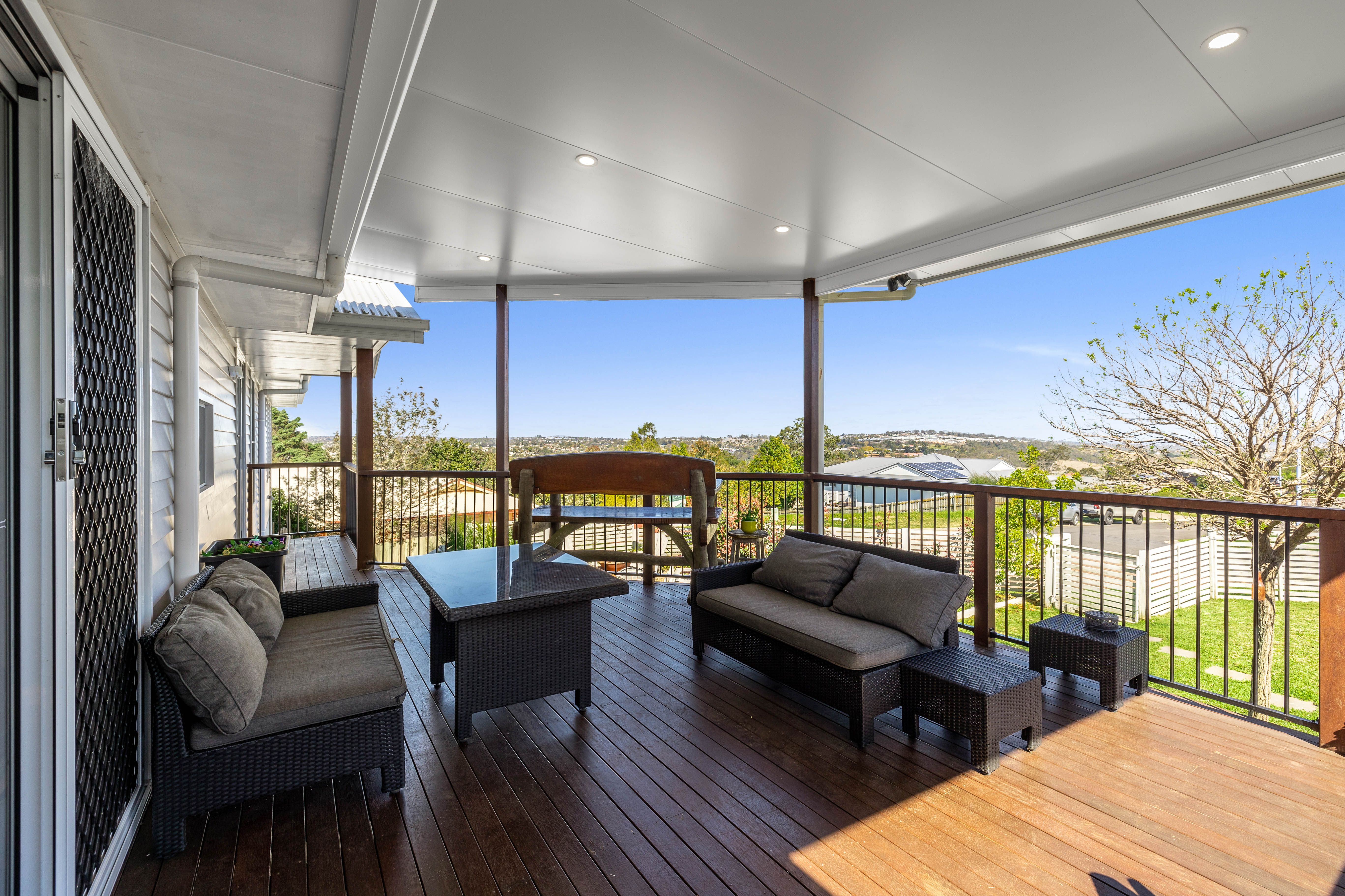 10 Dodson Crescent, Mount Kynoch, QLD 4350