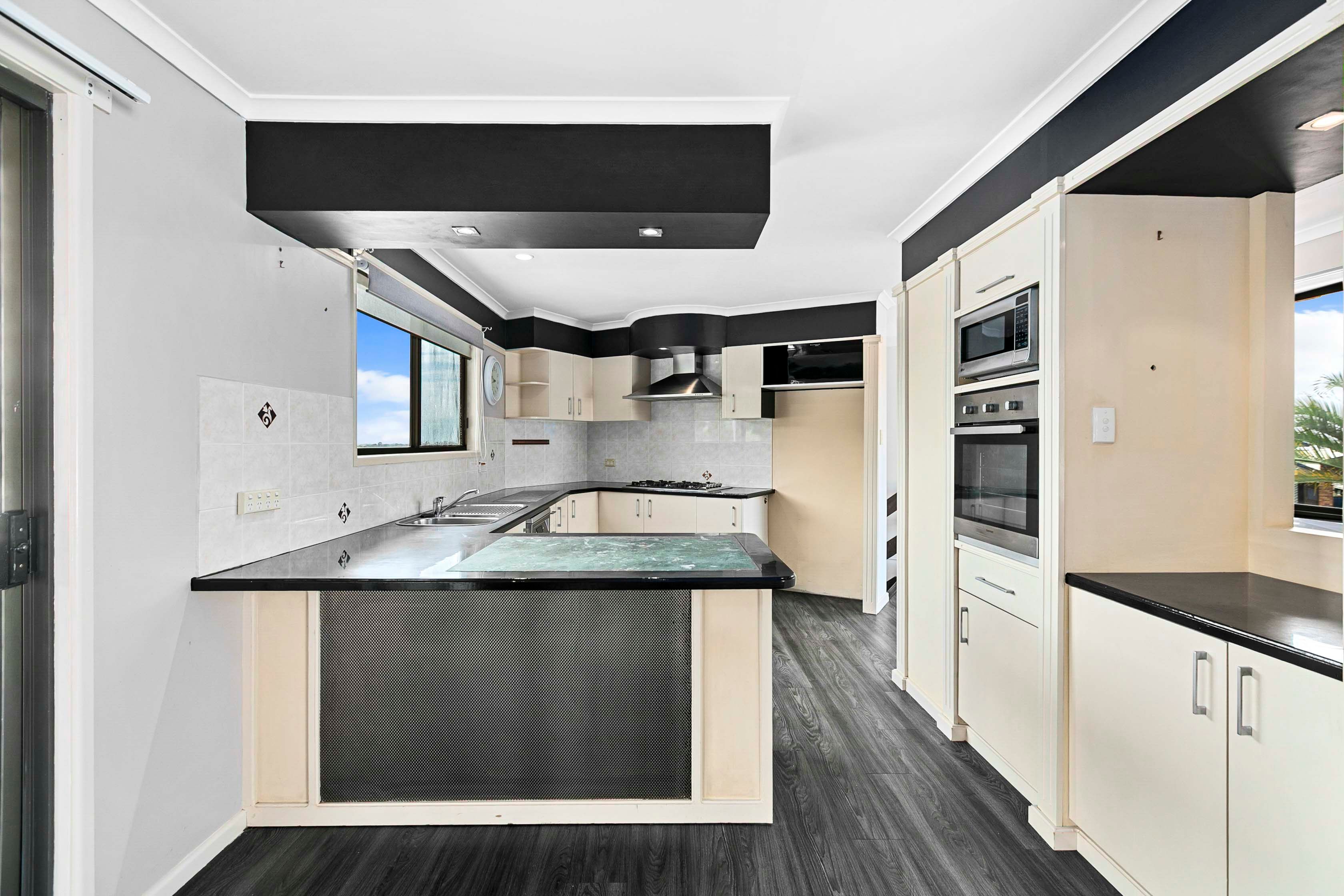 35 Ian Avenue — photo 10 of 14