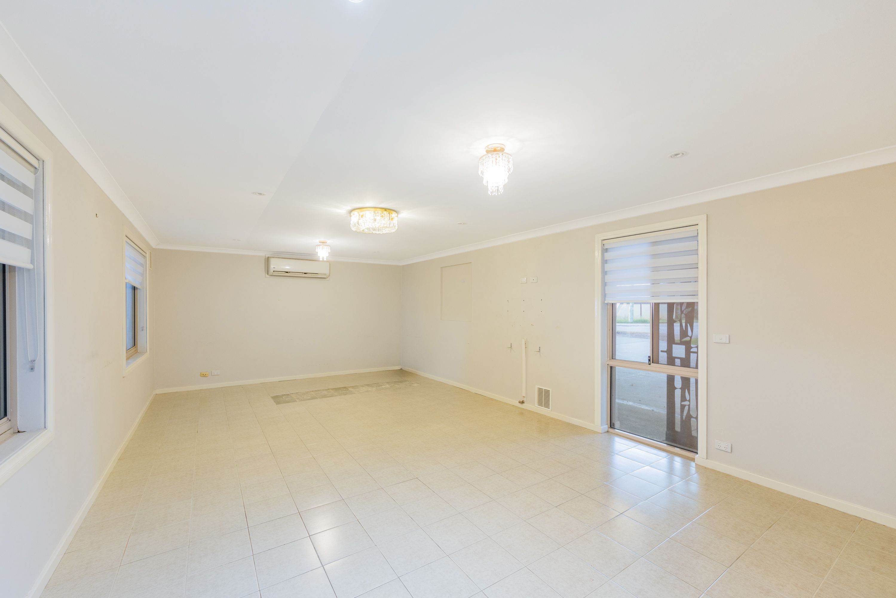 121 Grovelands Drive, Camillo, WA 6111