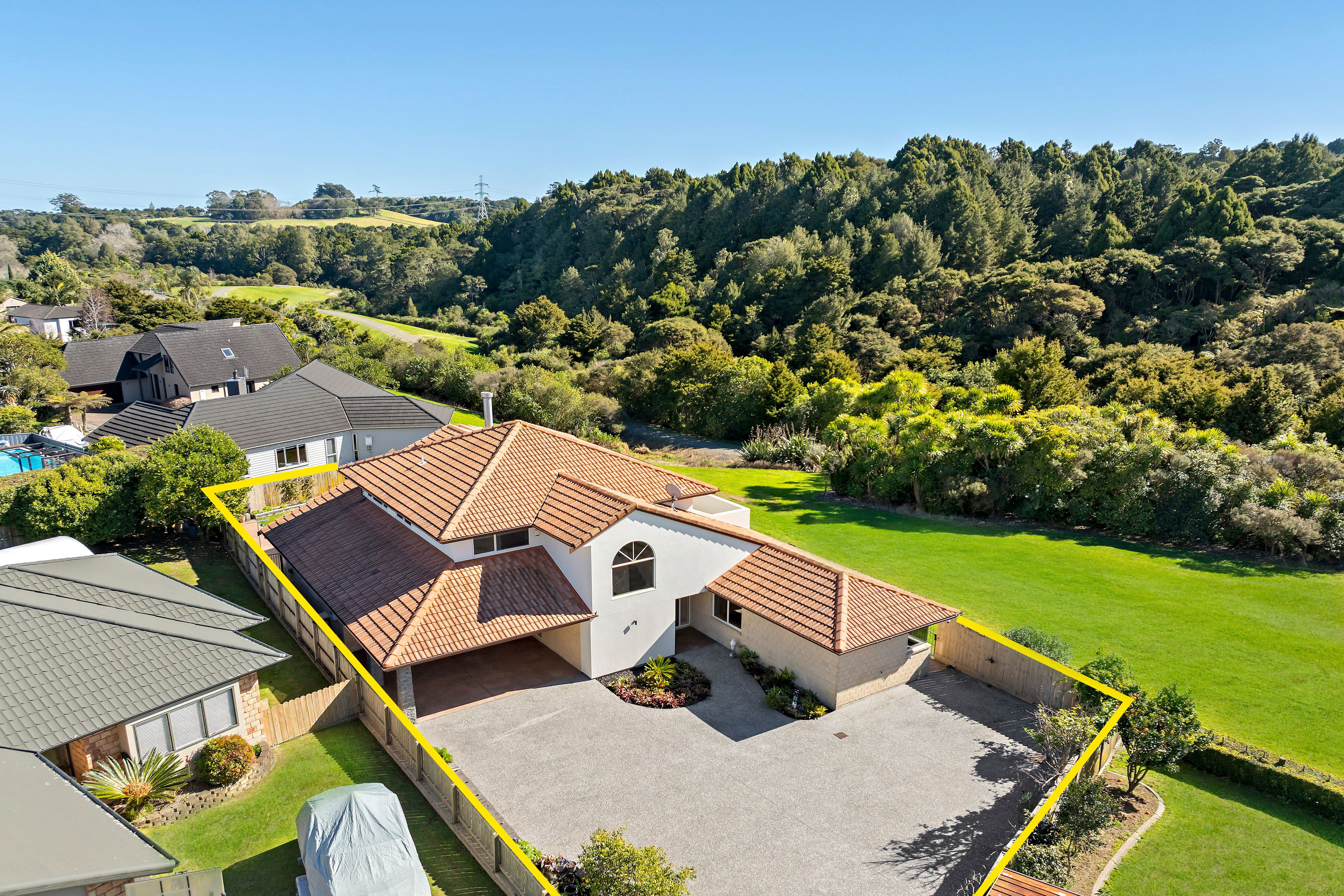 182 Charles Prevost Drive, The Gardens, Manukau City