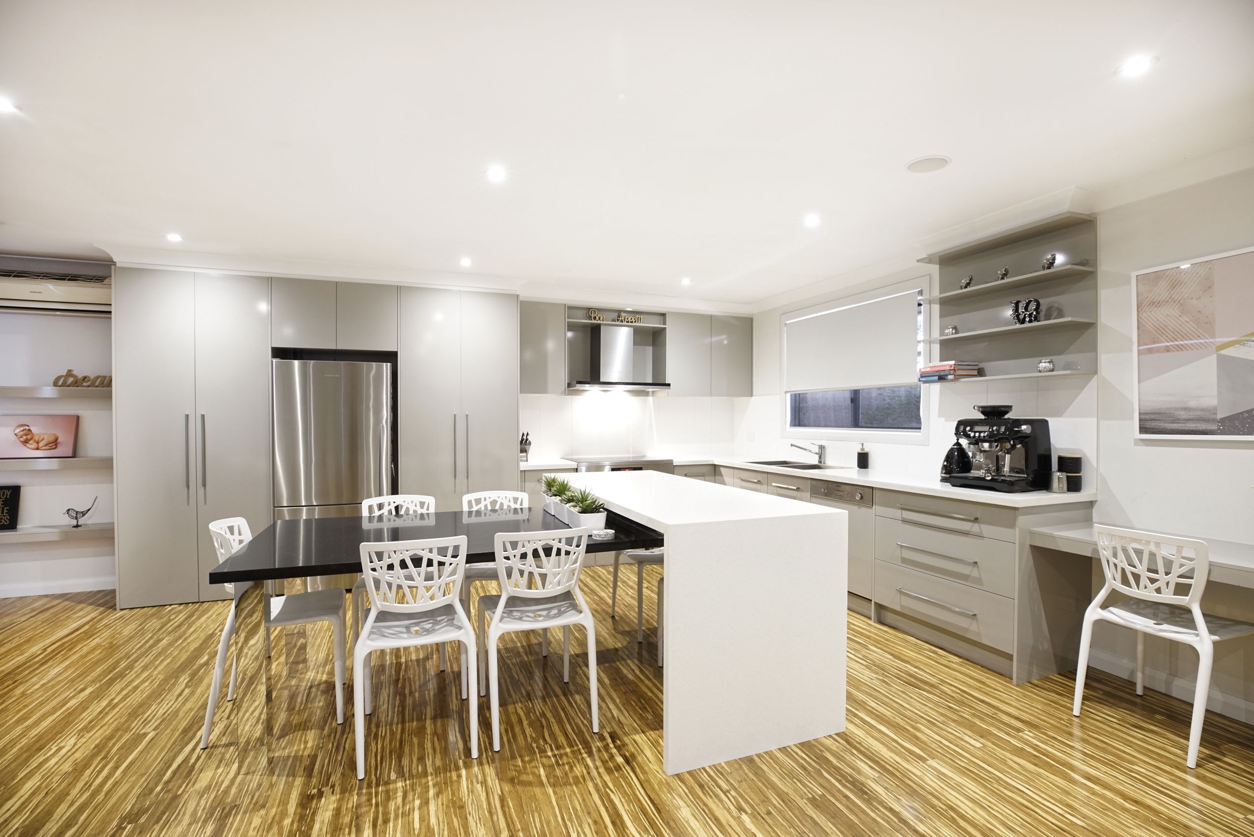 4 Woodlands Drive, Glenmore Park, NSW 2745