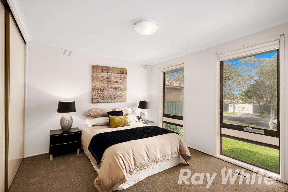 4 Vain Close, Mill Park, VIC 3082