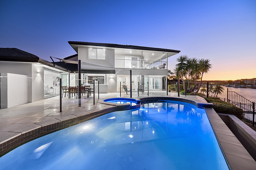 1 Sundance Way, Runaway Bay, QLD 4216