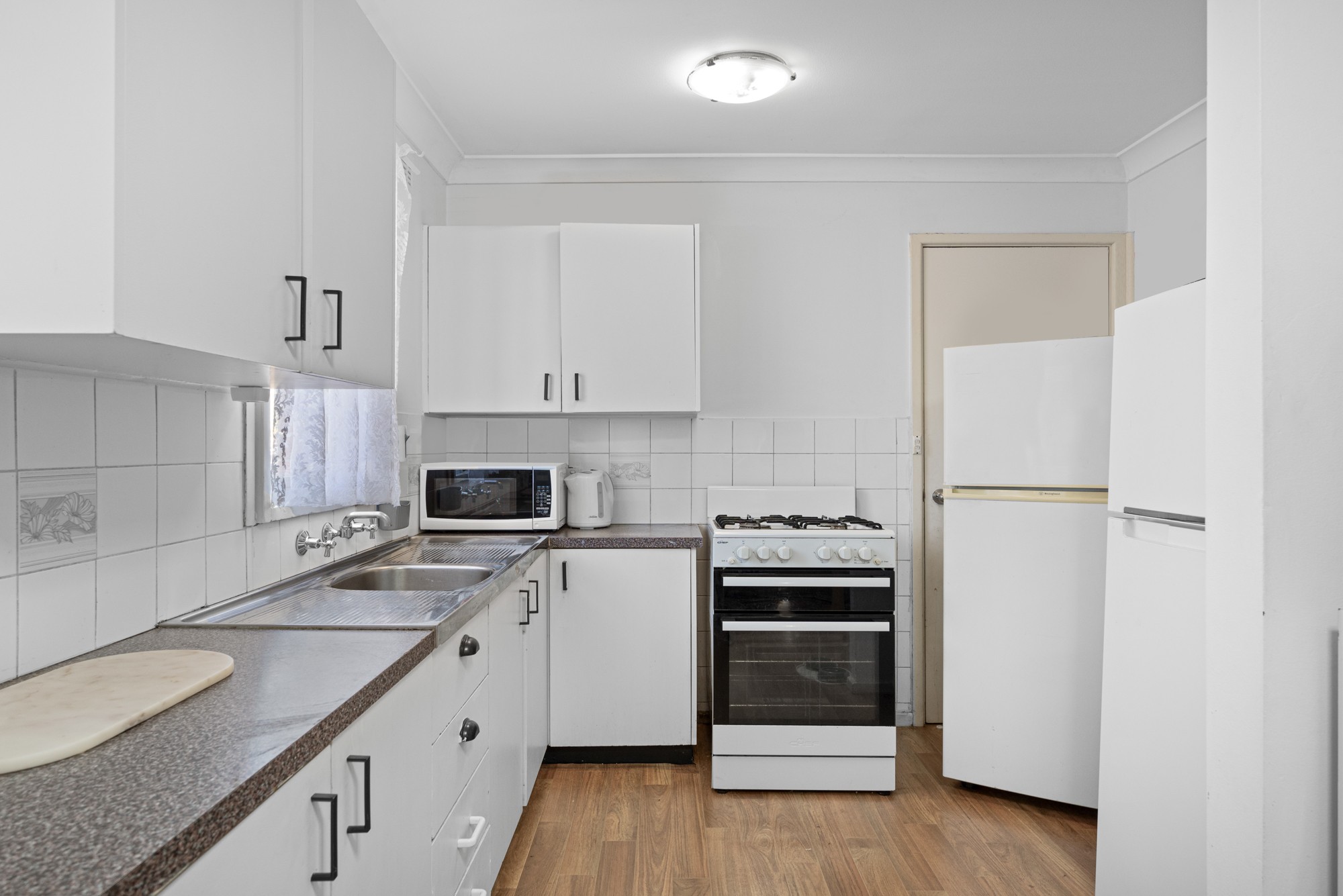 33 Cottonwood Crescent, Macquarie Fields, NSW 2564