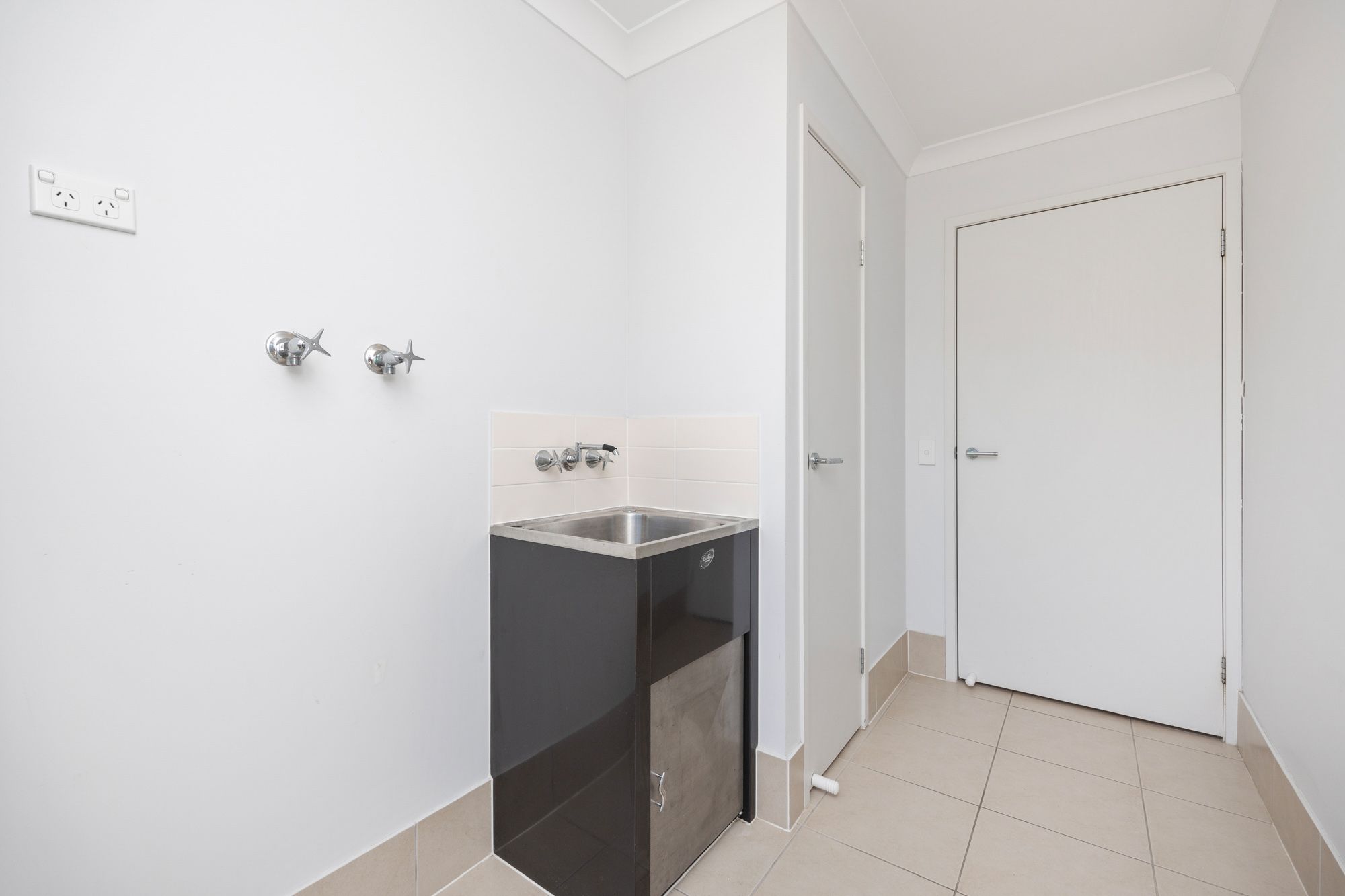 53 Lady Penrhyn Drive — photo 20 of 21