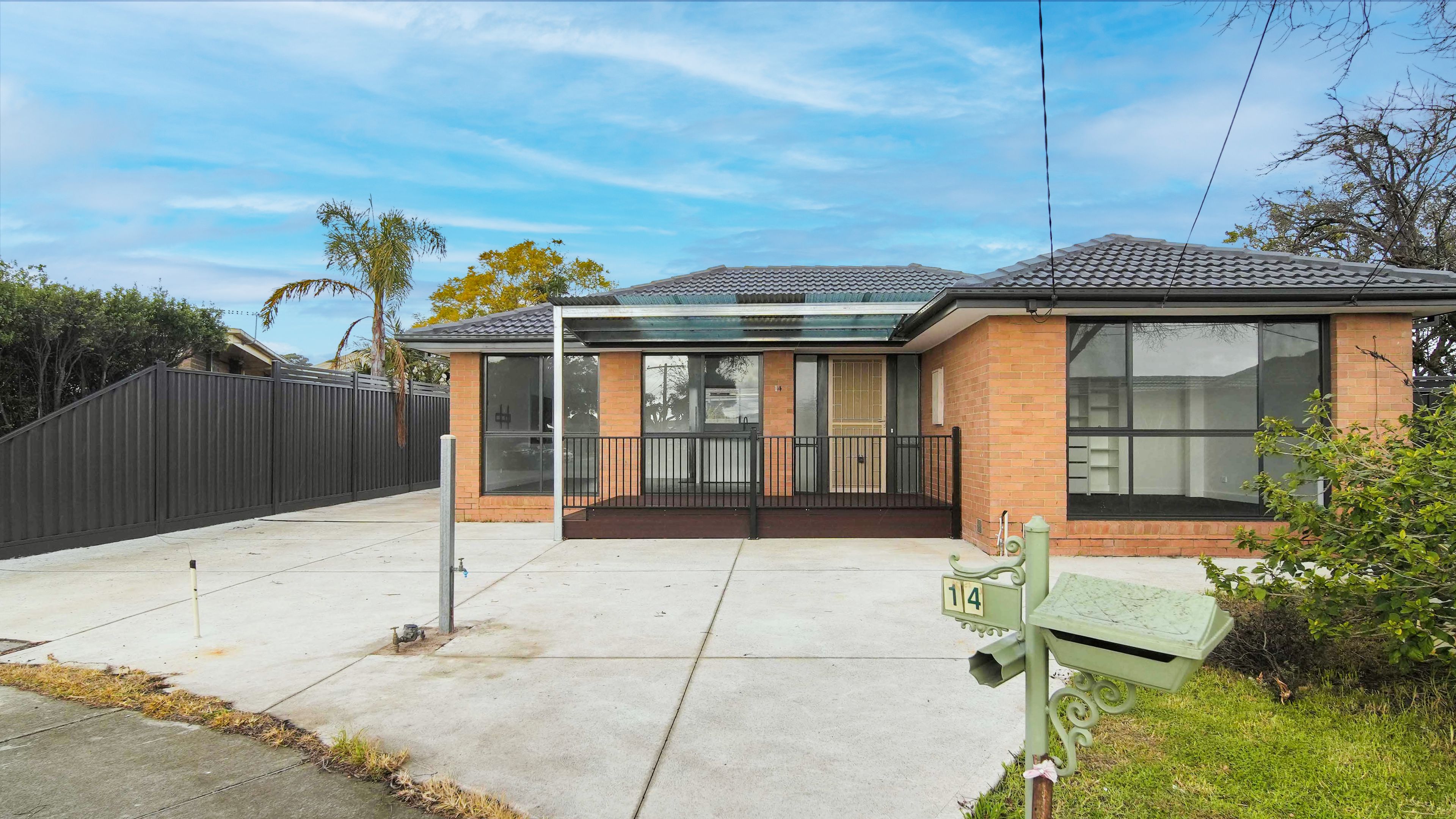 14 Reumah Court — photo 2 of 12