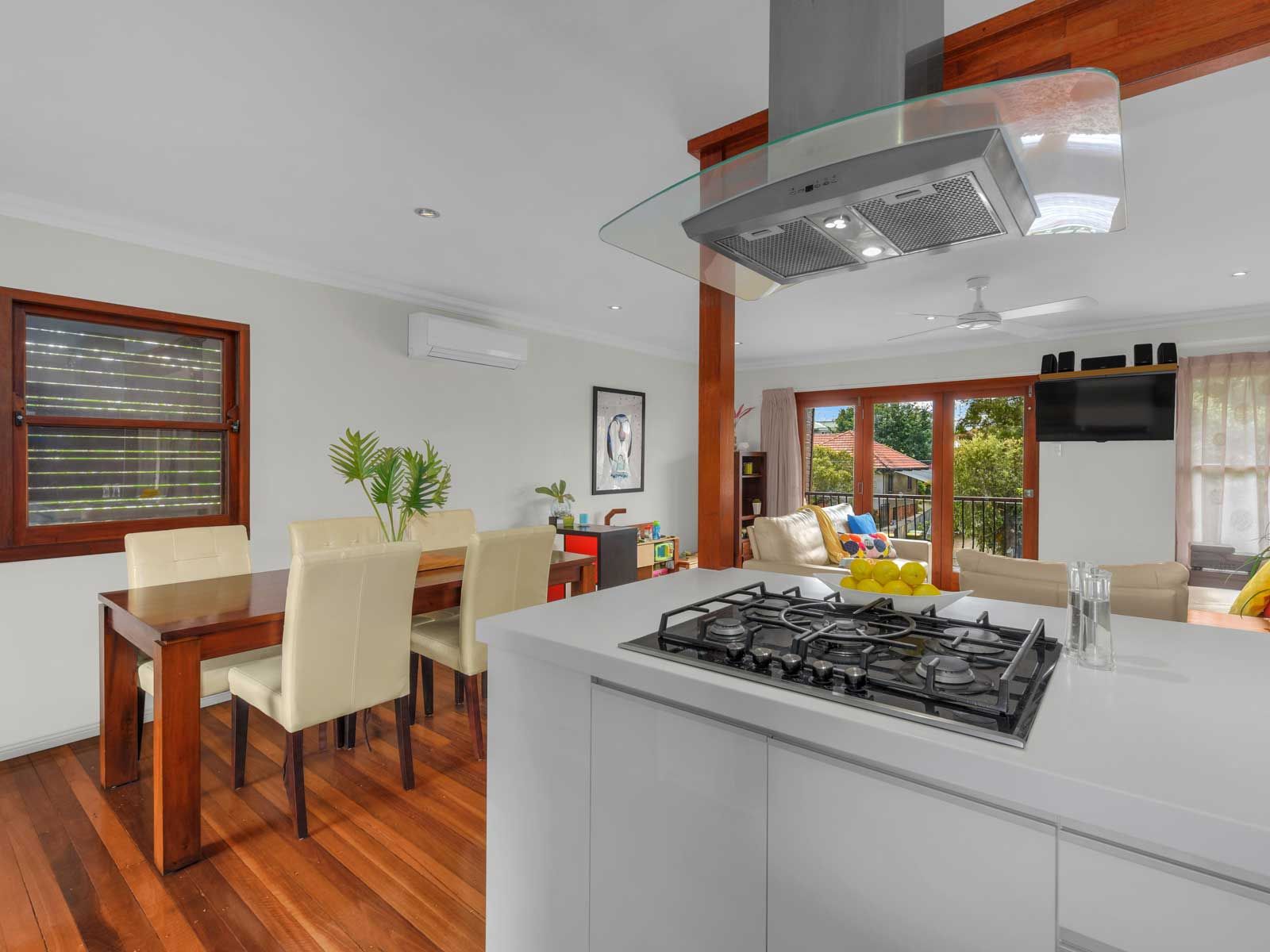25 Logan Avenue, Oxley, QLD 4075
