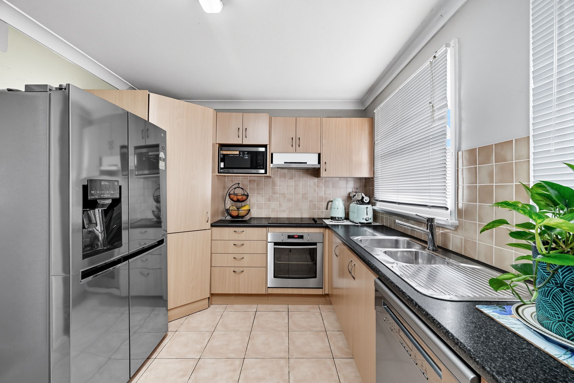 10 Harvey Street, Macquarie Fields, NSW 2564