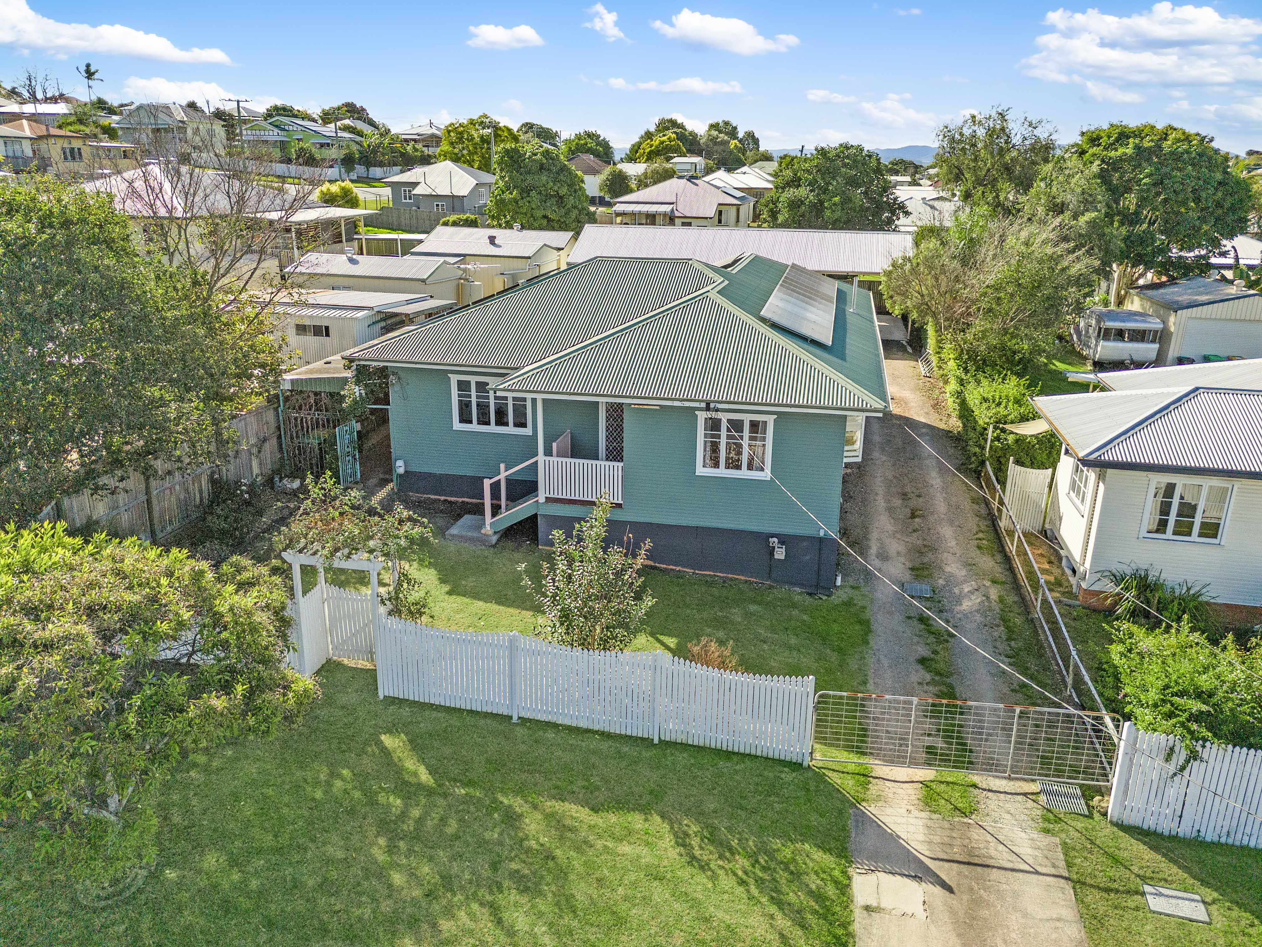 24 Dell Street, Eastern Heights, QLD 4305
