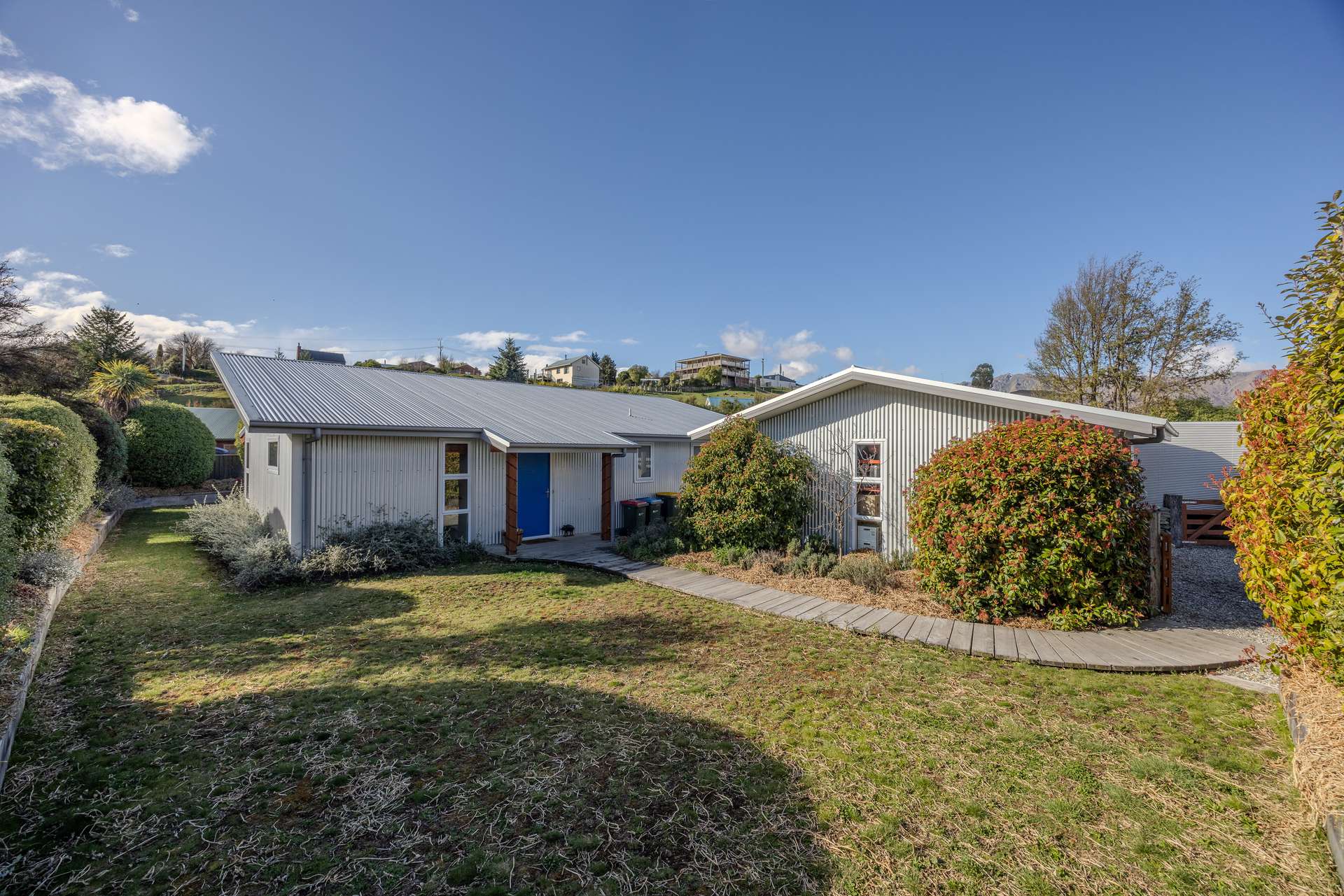 33 Hewson Crescent photo 1