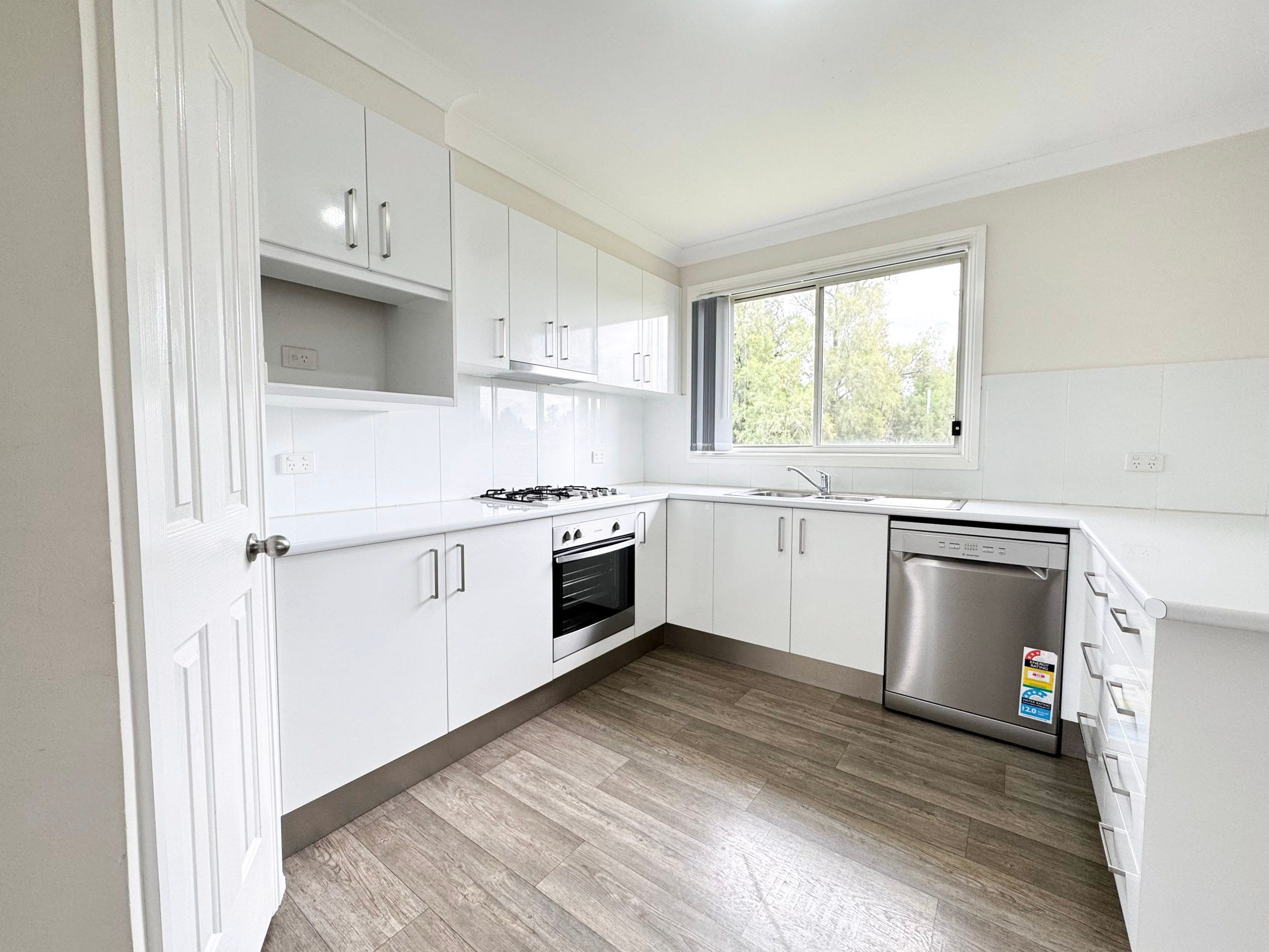 3/4 Powter Street — photo 3 of 10