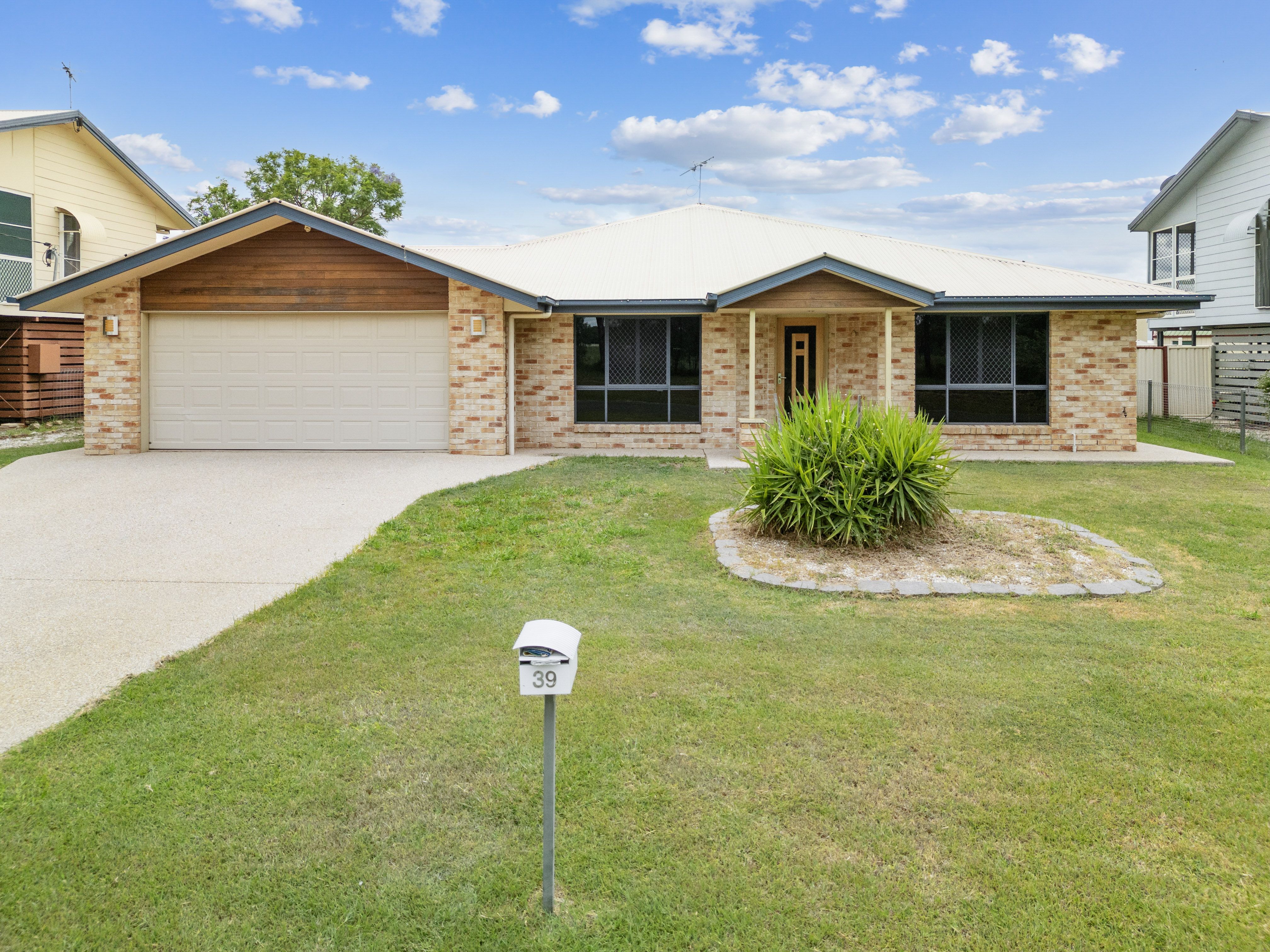 39 Park Avenue, Emerald QLD 4720