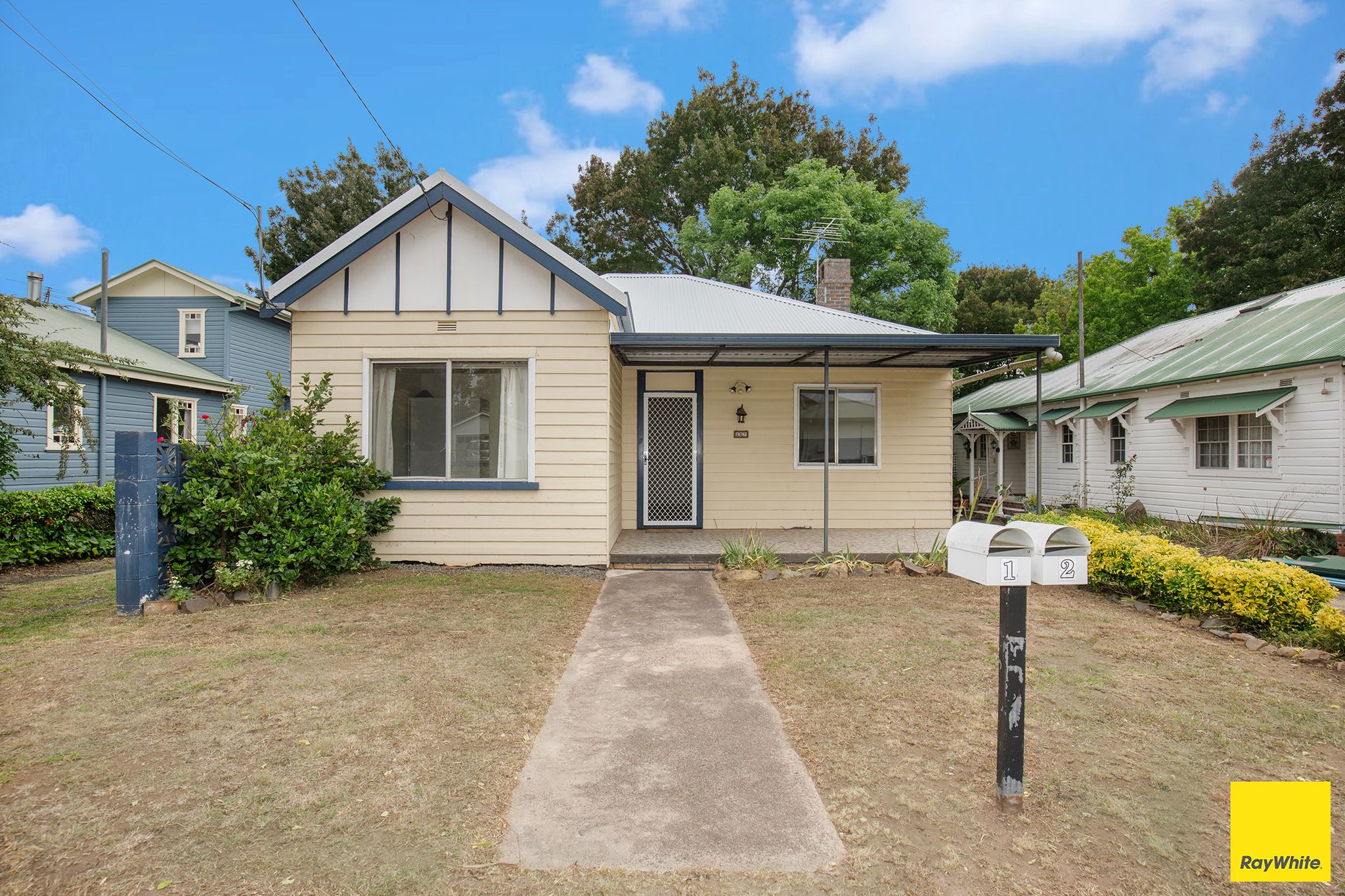 2/207 Dumaresq Street — photo from Ray White Armidale