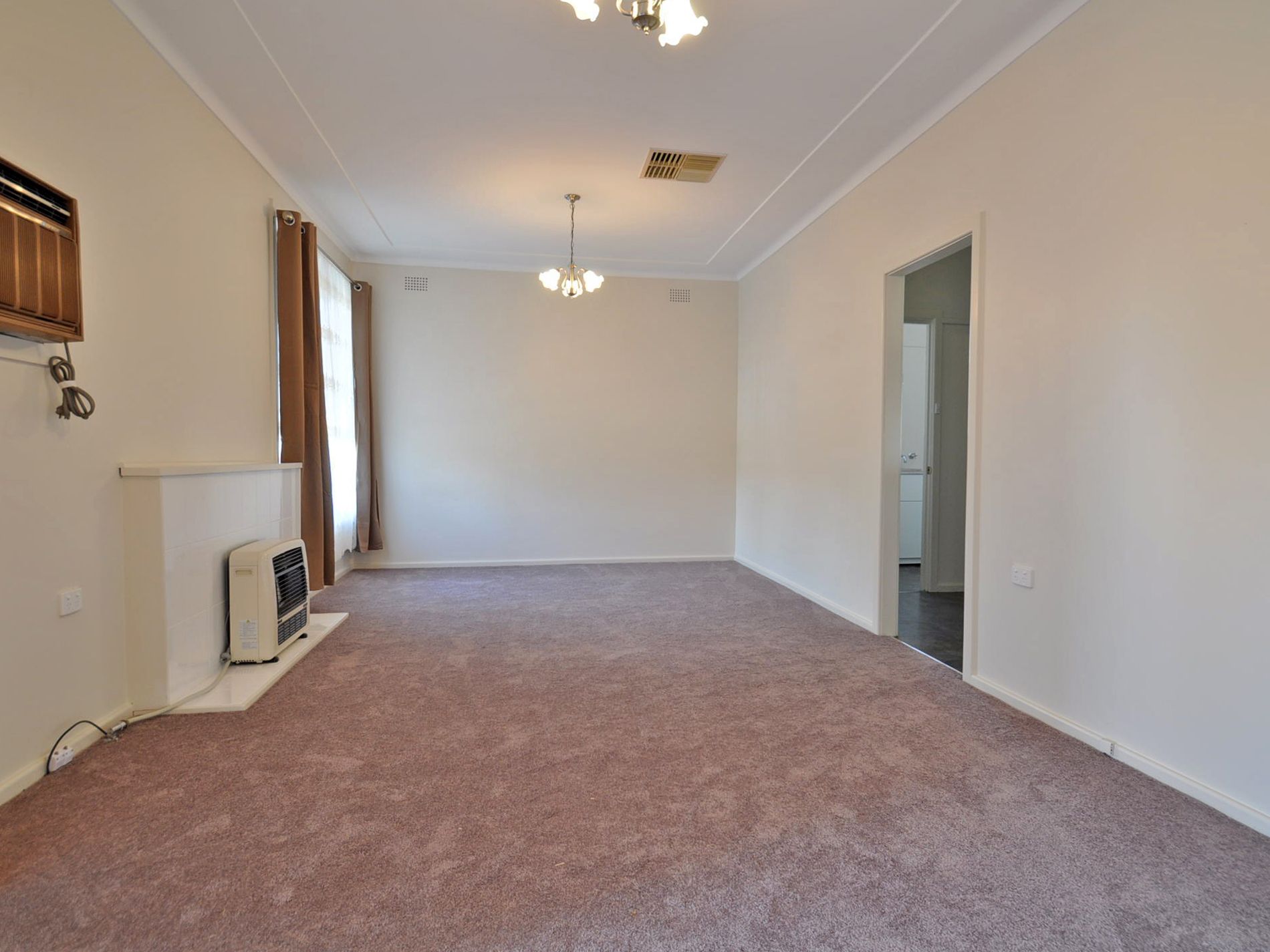 65 Seignior Street, Junee, NSW 2663