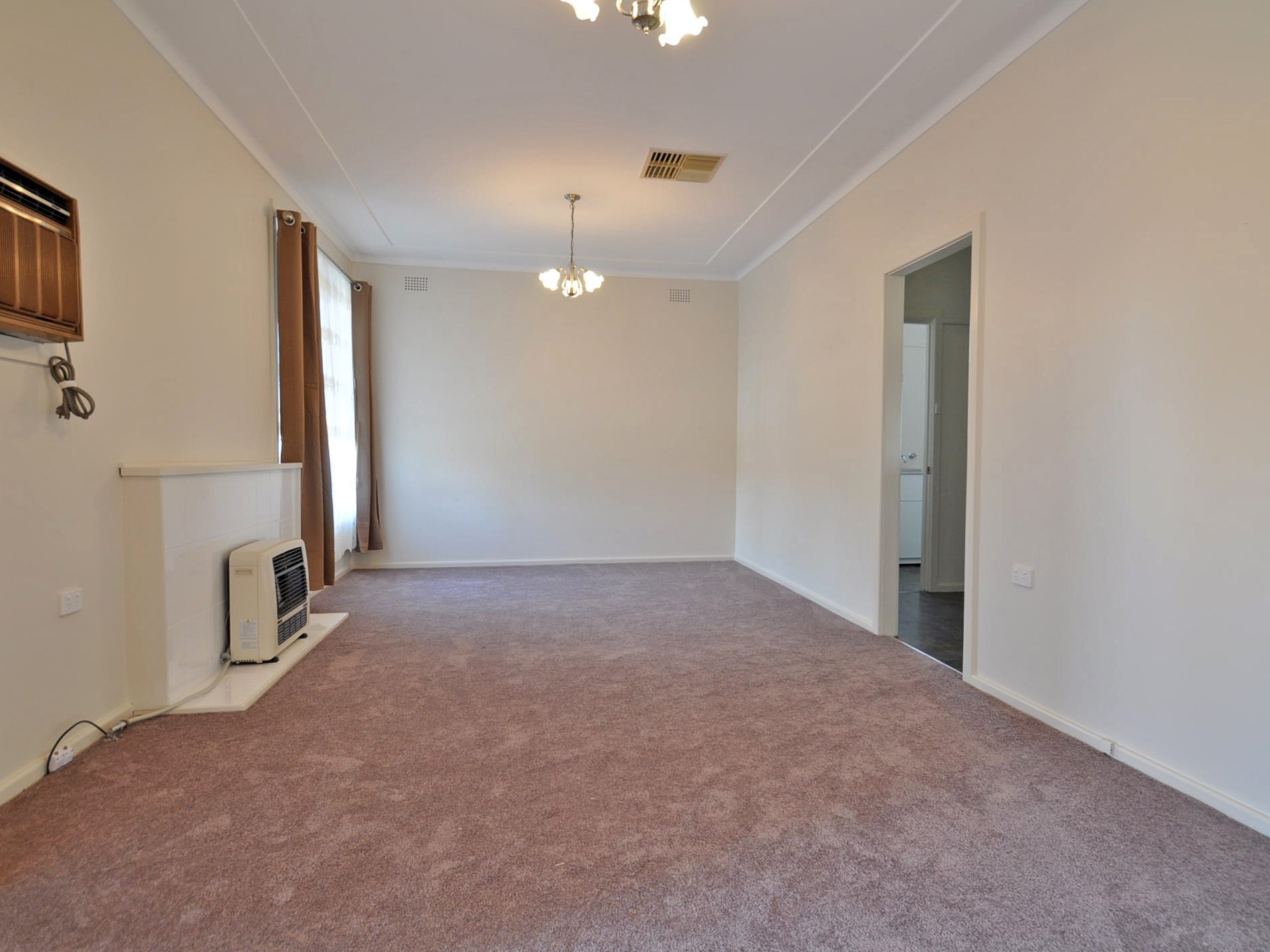65 Seignior Street, Junee, NSW 2663