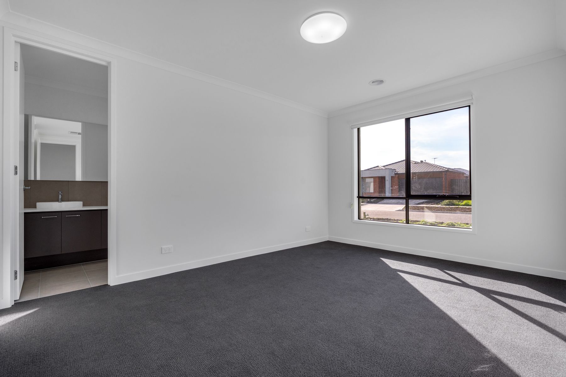 12 Aviemore Street — photo 10 of 21