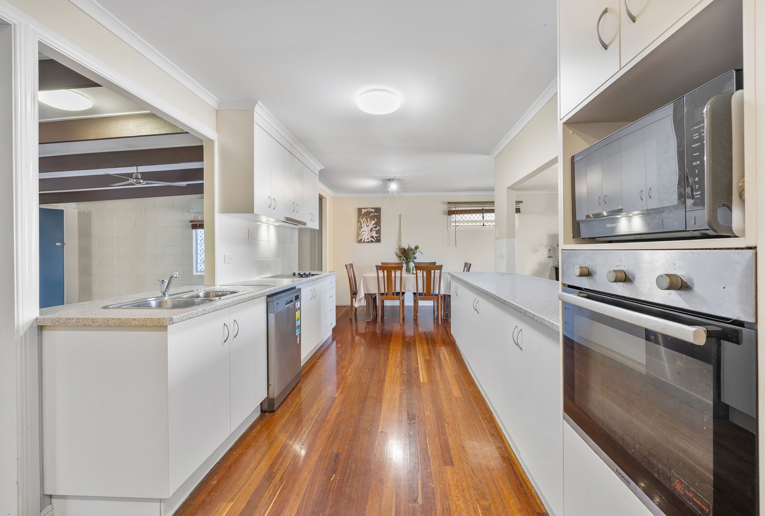 8 Warren Street, West Gladstone, QLD 4680
