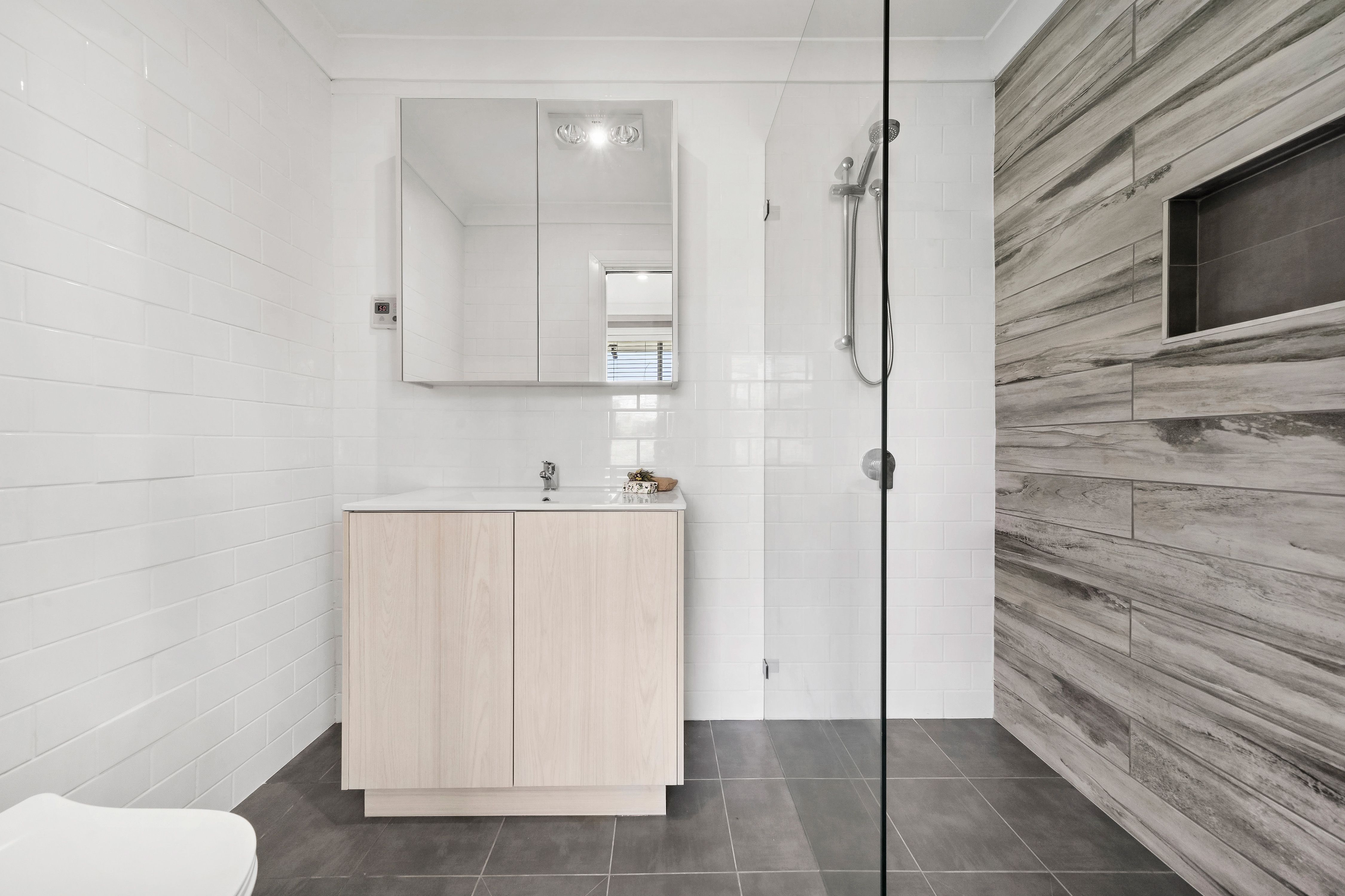 36 Hume Crescent — photo 9 of 23