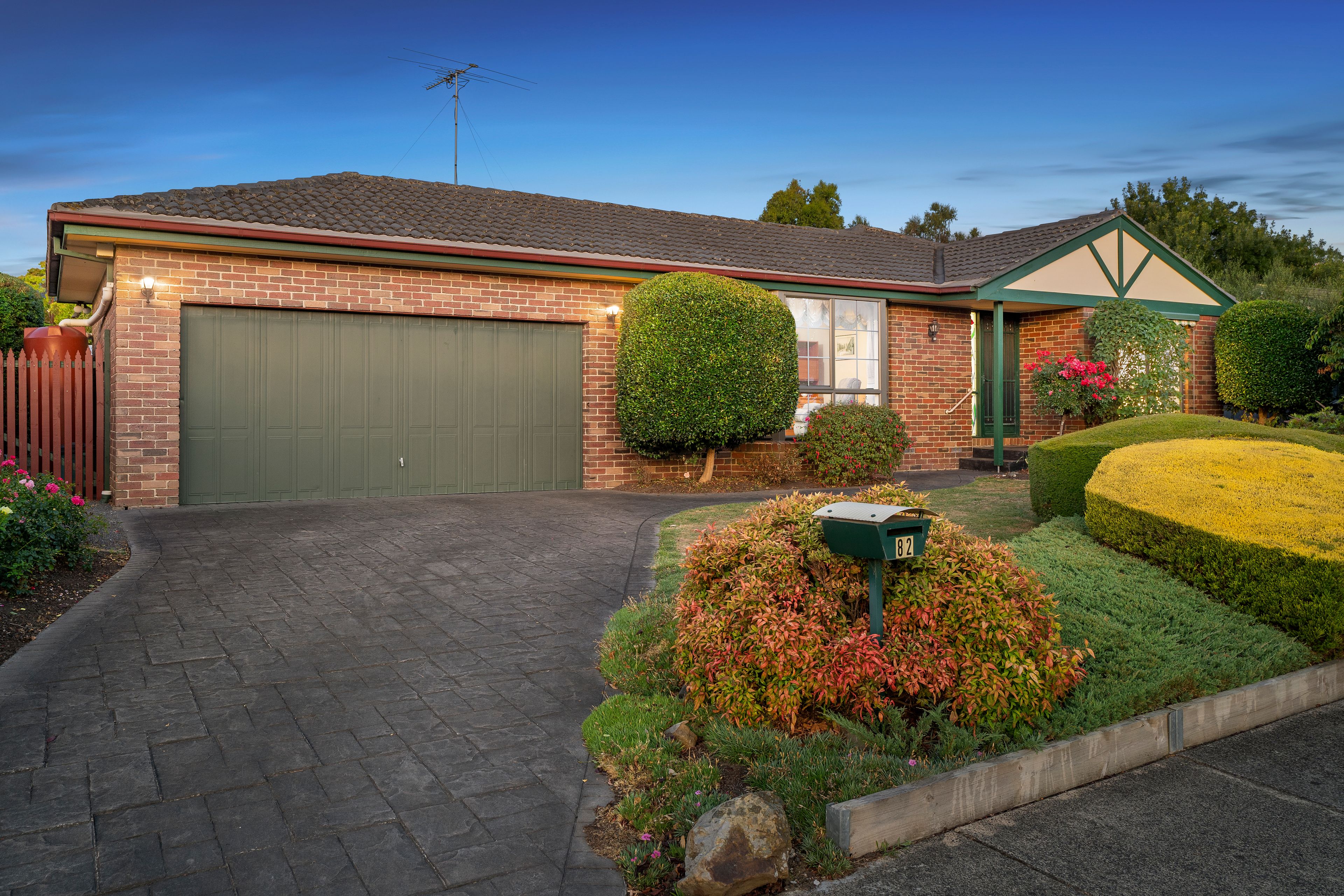 82 Lakesfield Drive, Lysterfield, VIC Home For Sale • Ray White