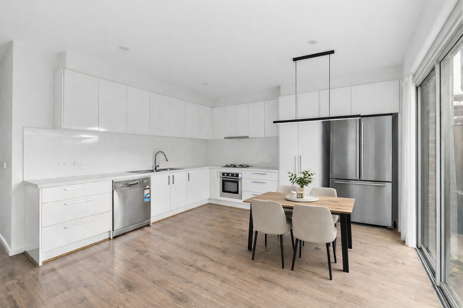 2/194 Princes Highway, Hallam, VIC 3803