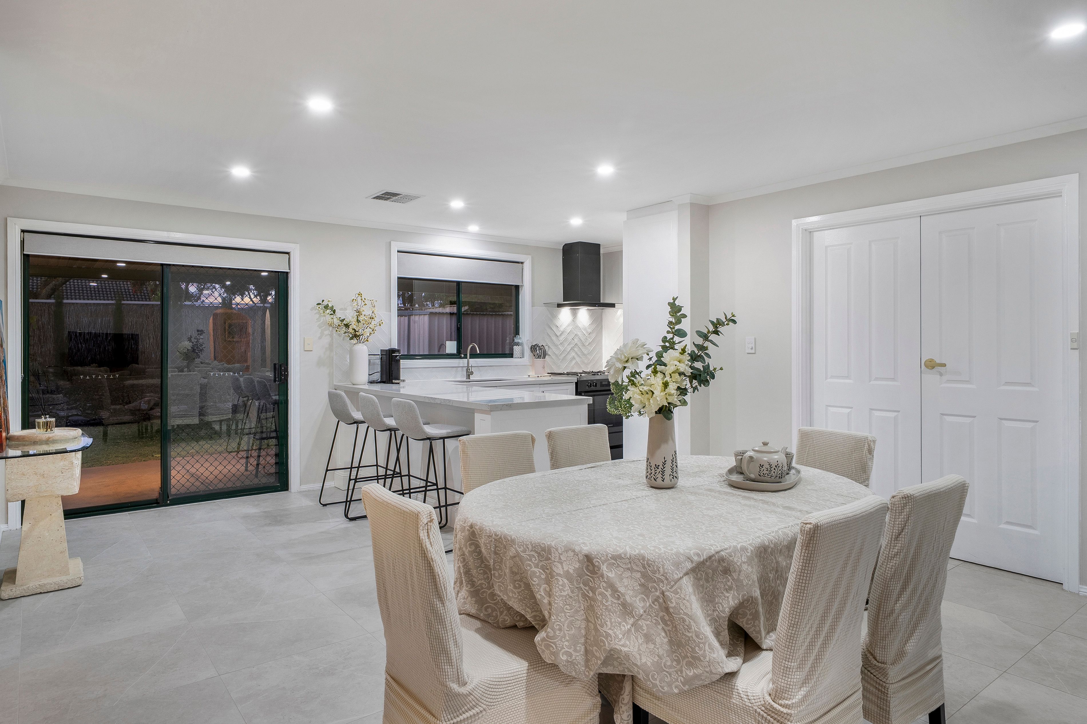 34 Oxford Circuit — photo 17 of 30