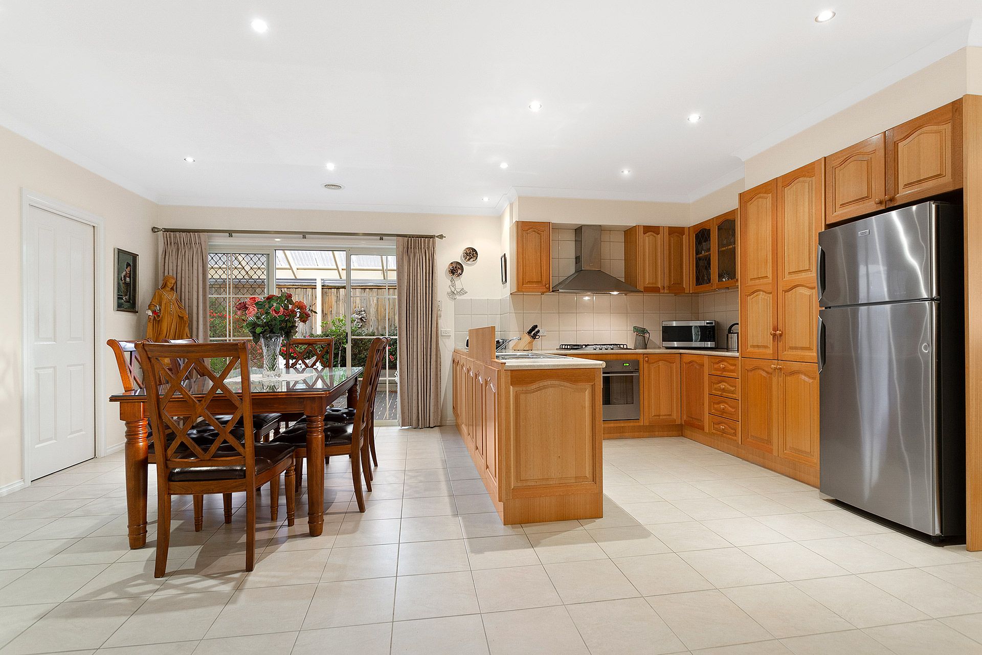 10 Lapwing Road, South Morang, VIC 3752