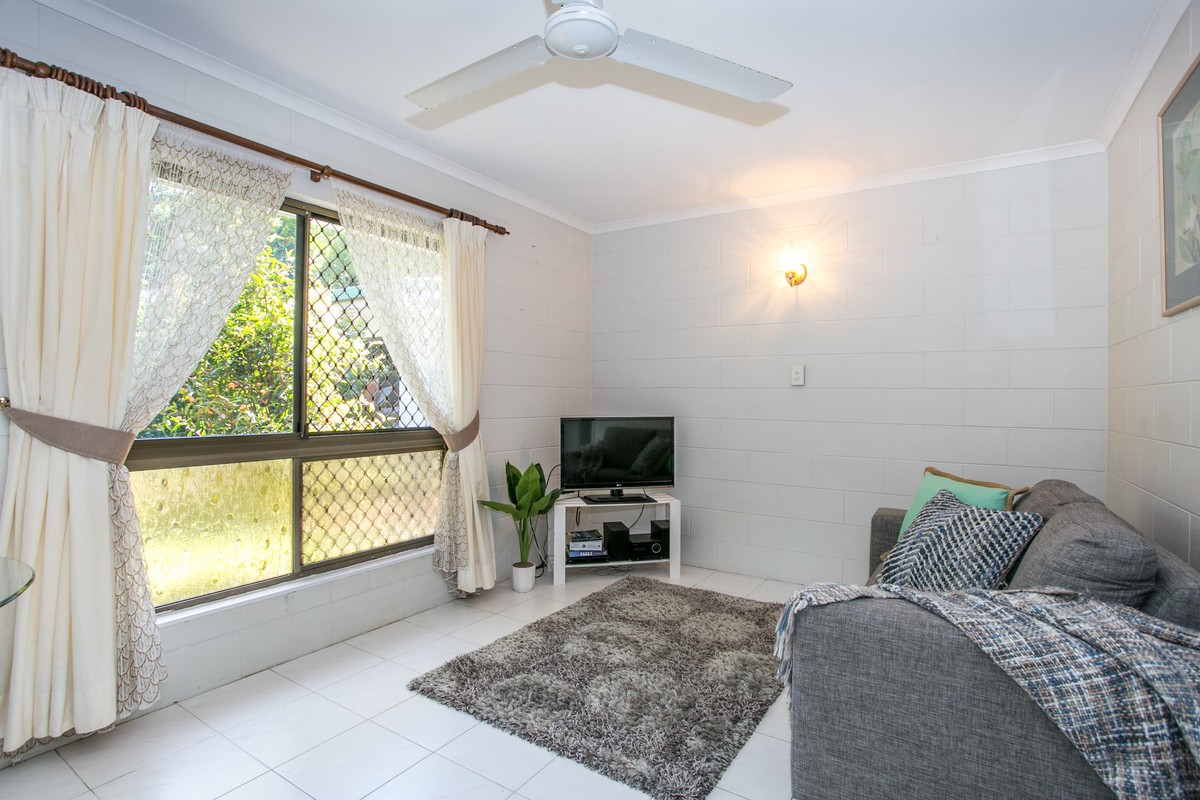 1/36-38 Mimosa Street, Holloways Beach, QLD 4878