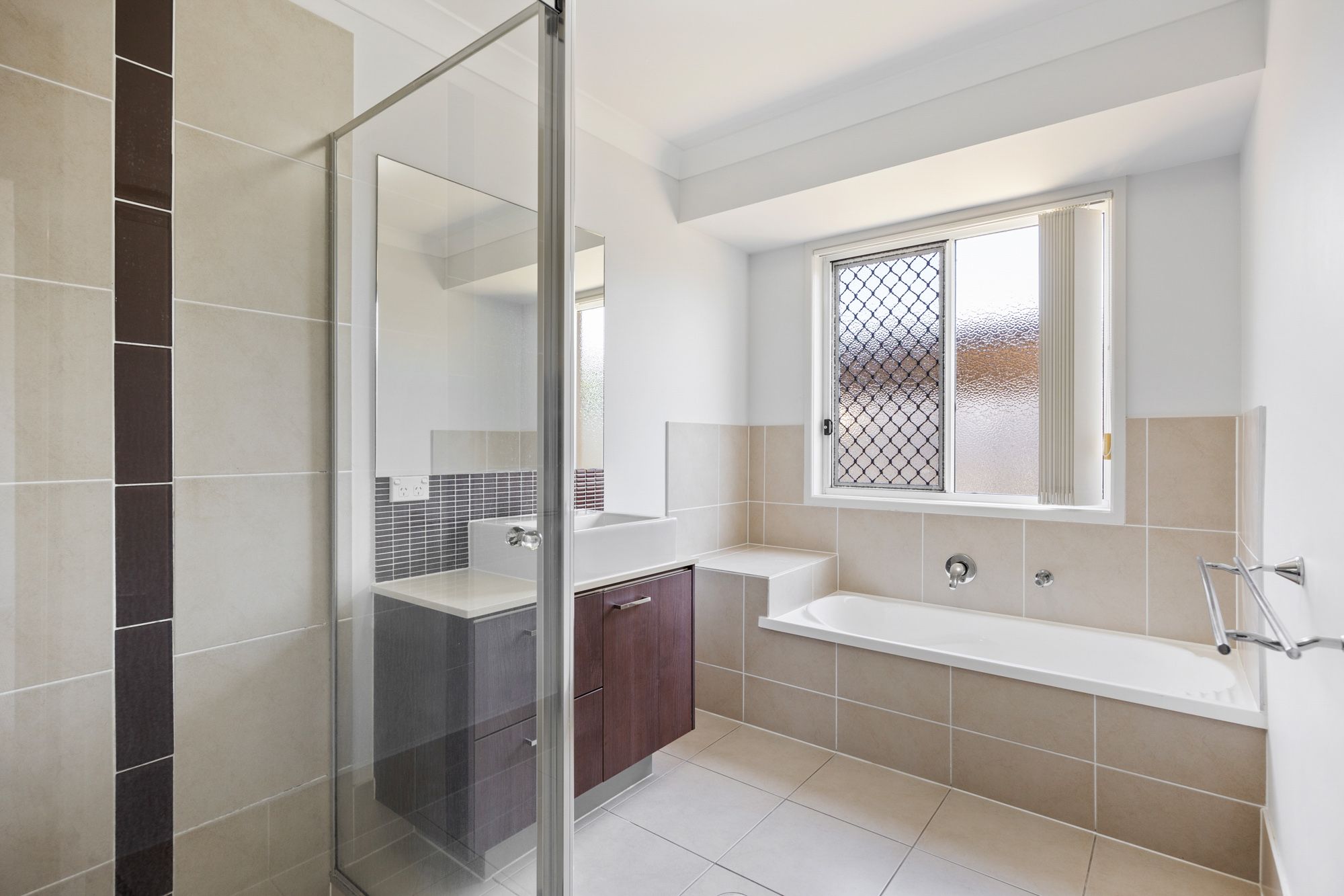 53 Lady Penrhyn Drive — photo 10 of 21