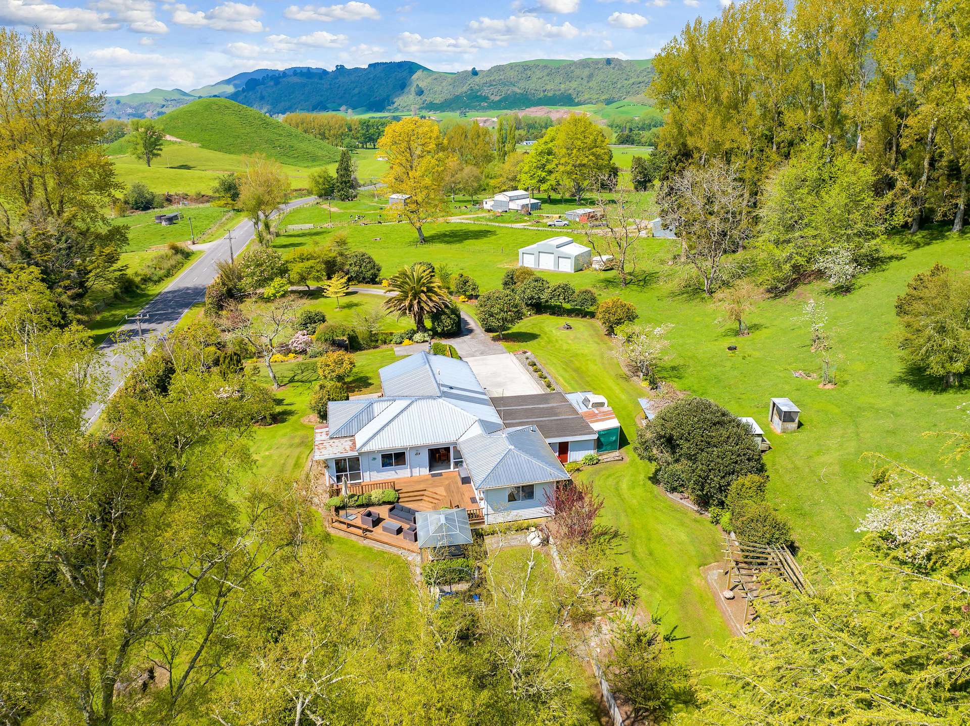 1009 Waikite Valley Road photo 2