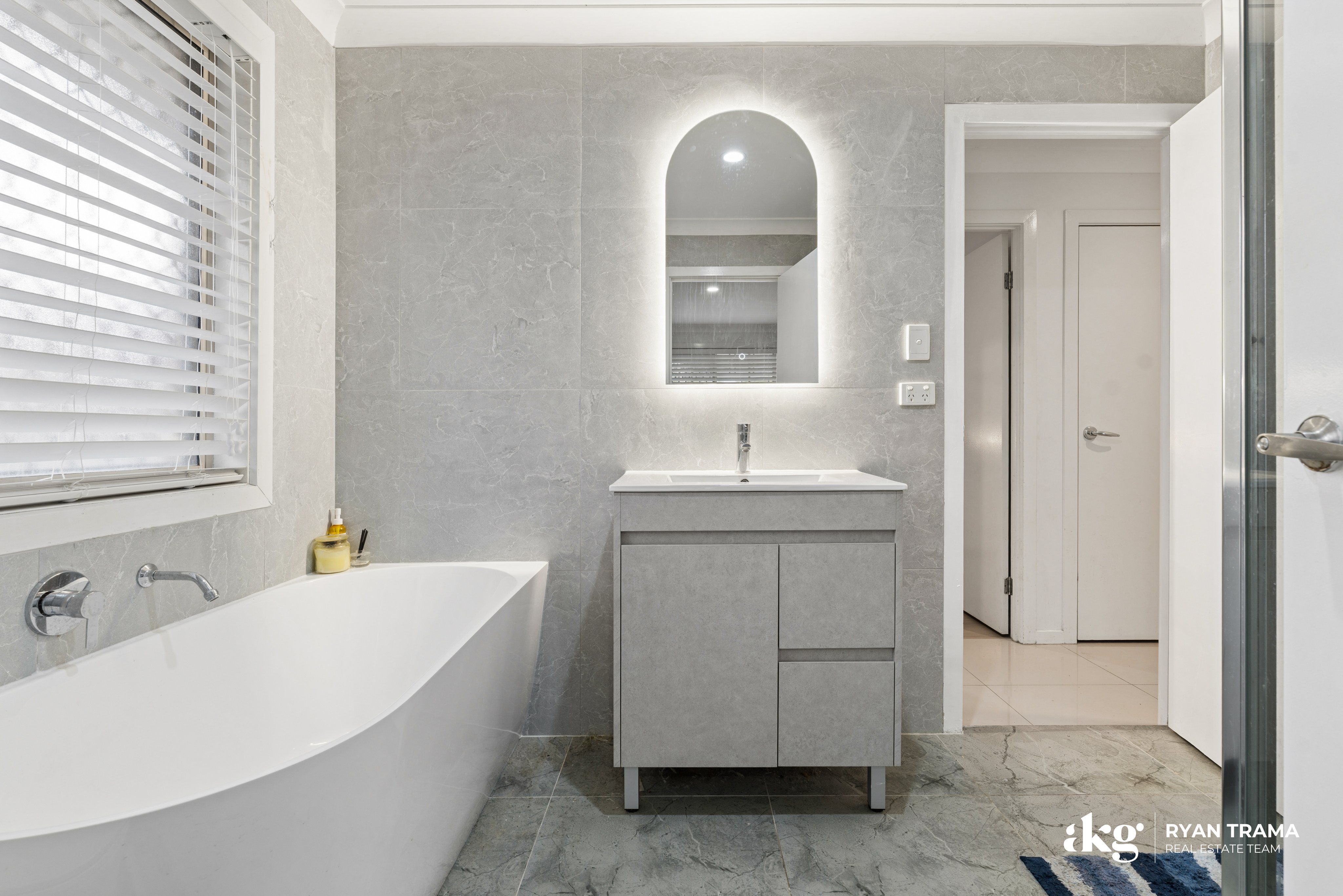 14 Lake Wivenhoe Court — photo 19 of 30