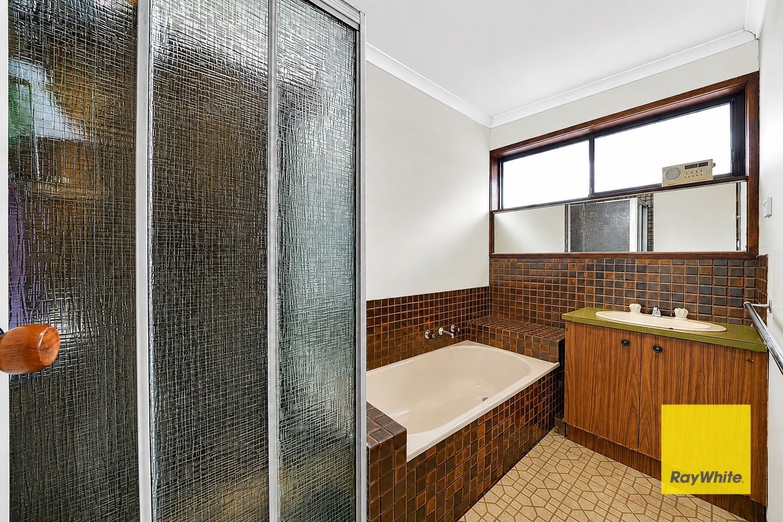 52 Marlborough Crescent — photo 14 of 19
