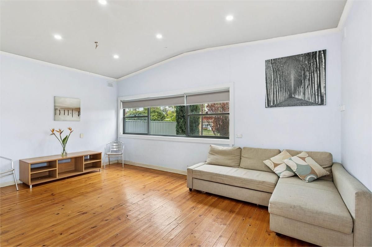 10 Searle Road — photo 7 of 14