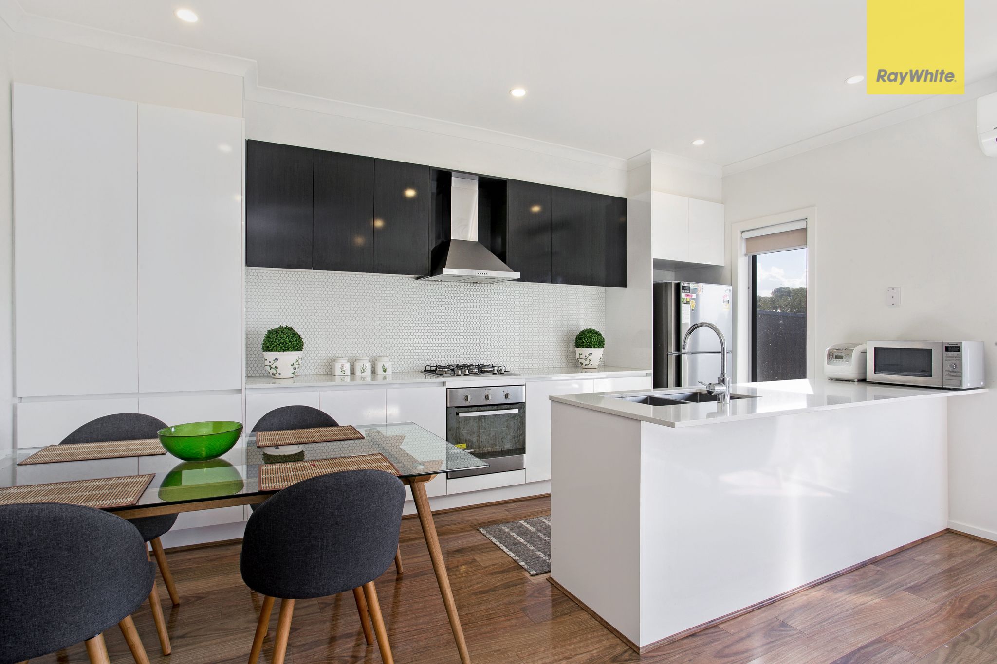 2/3 Victoria Road, Sydenham, VIC 3037