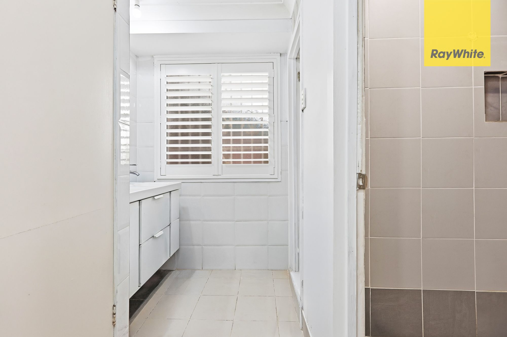 15 Carroll Crescent — photo 10 of 15