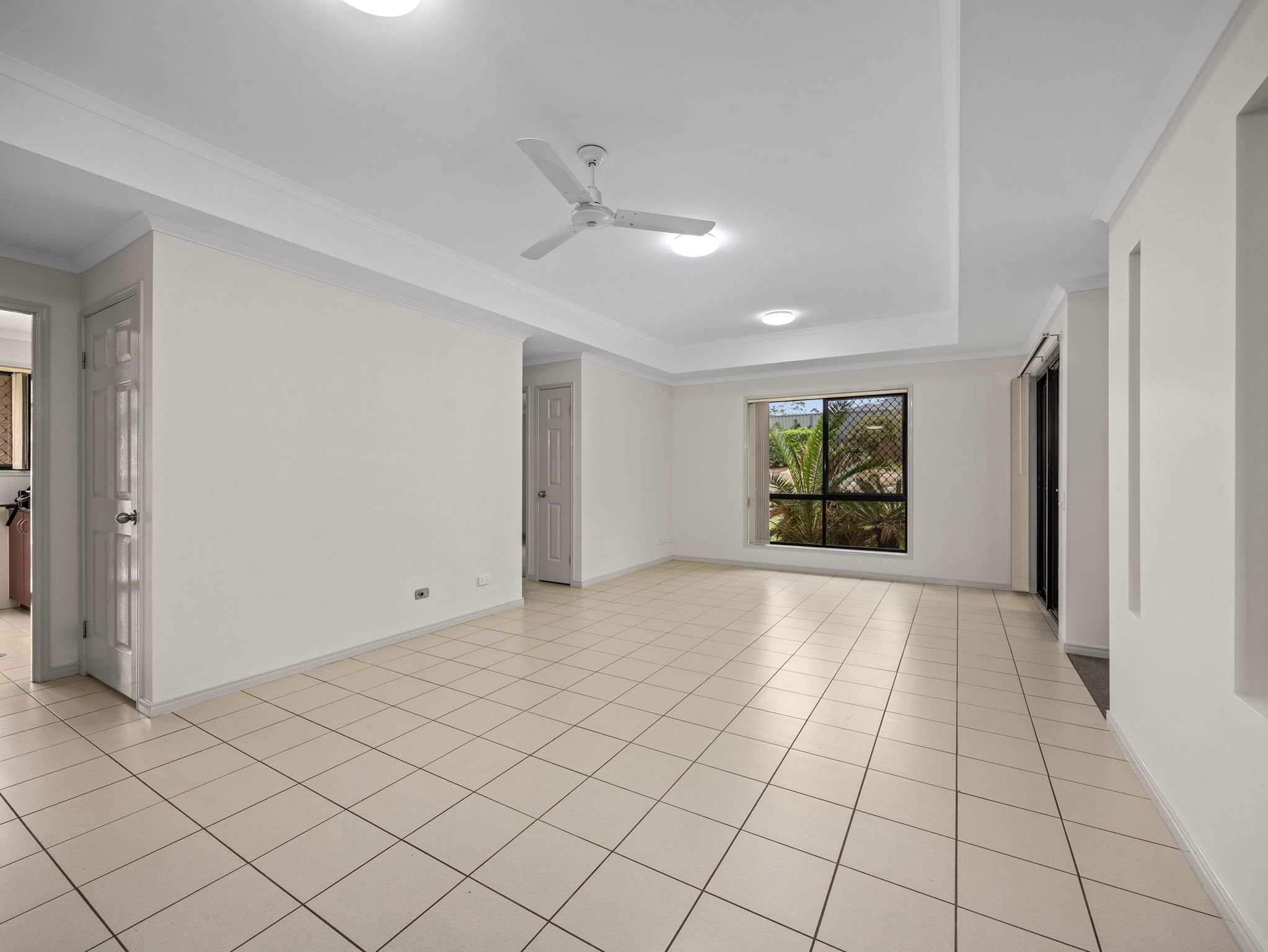 28 Lakeview Drive — photo 3 of 19