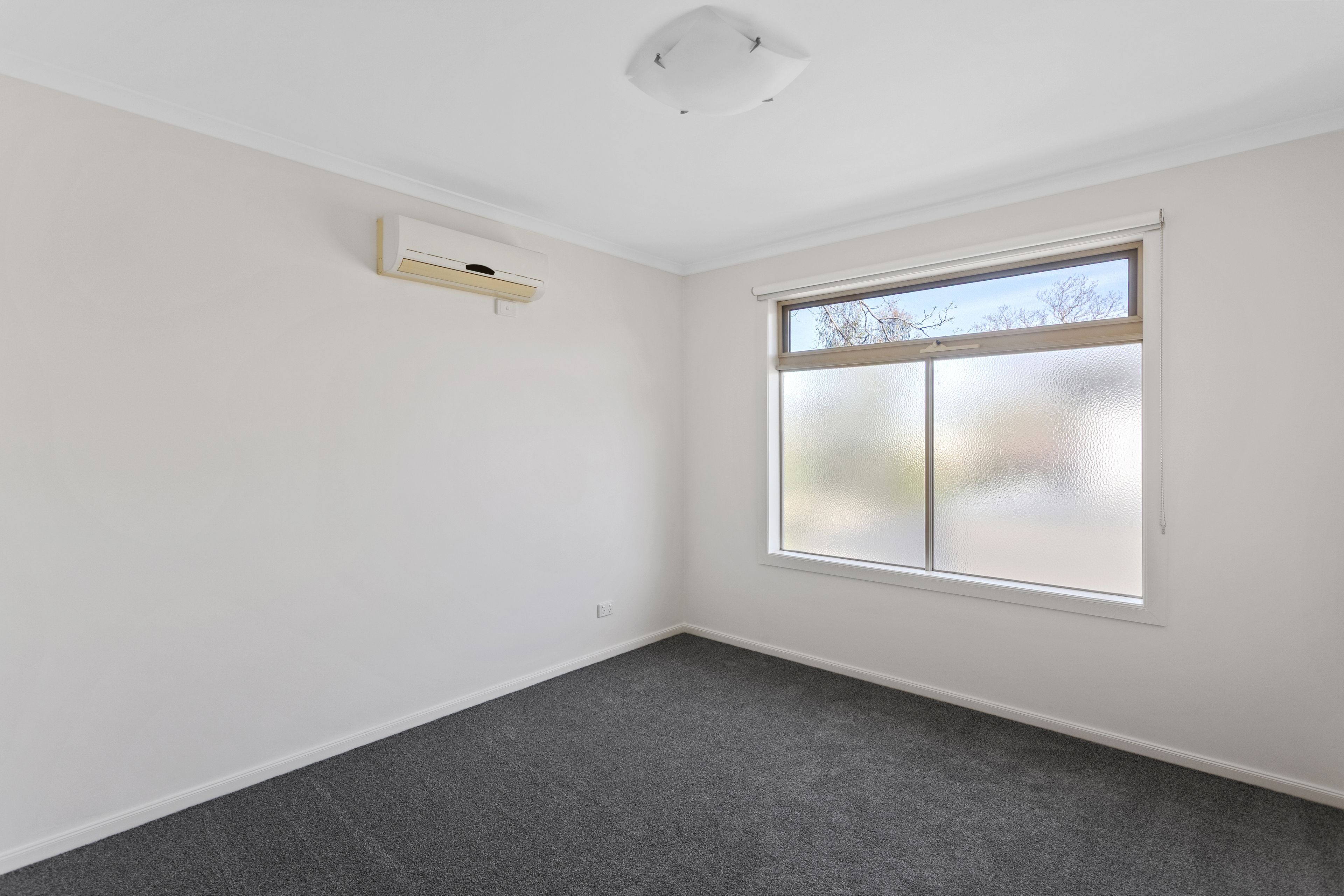4/10 Lorraine Street — photo 7 of 10