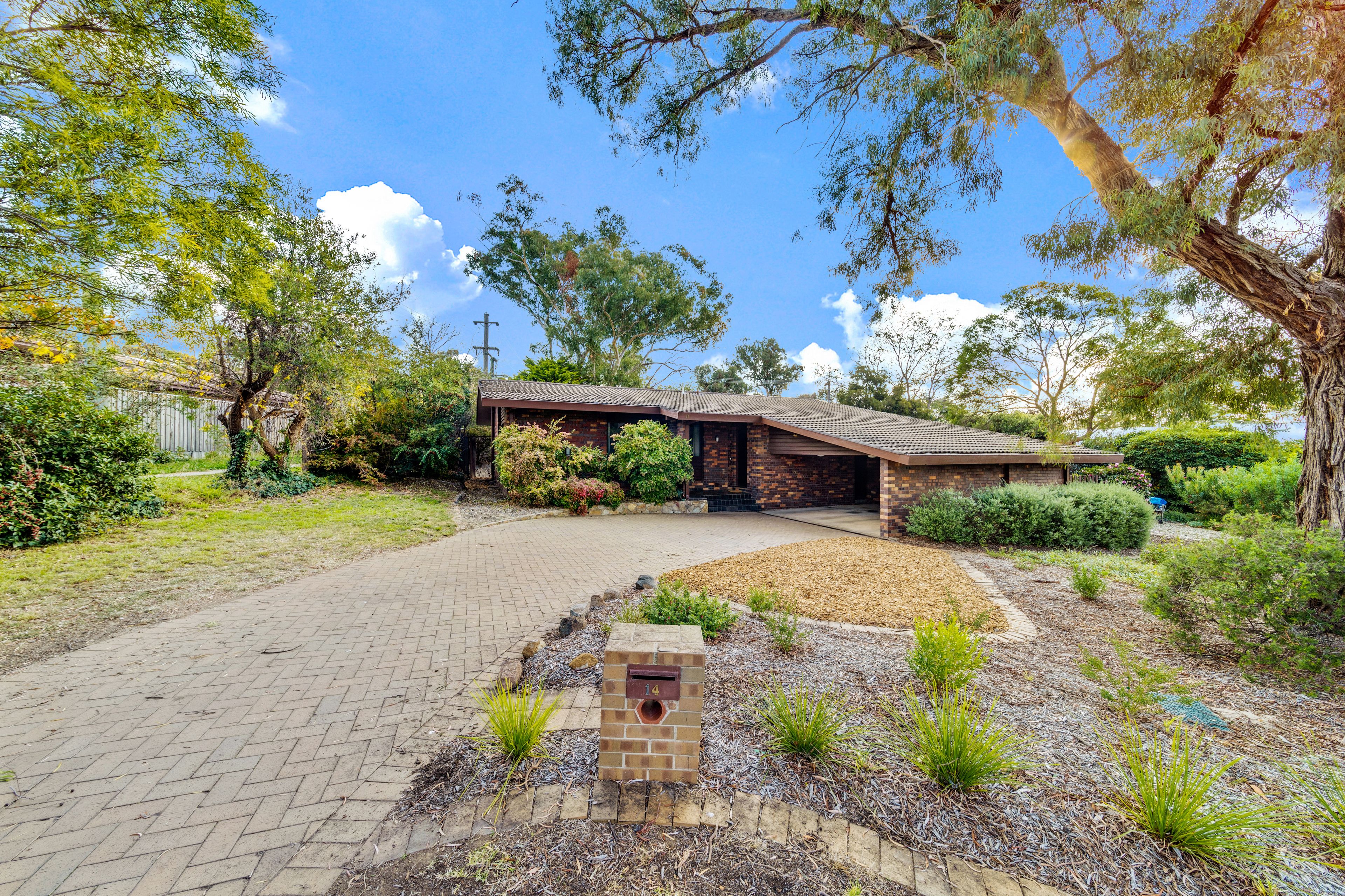 14 Davis Street, Weetangera, ACT 2614