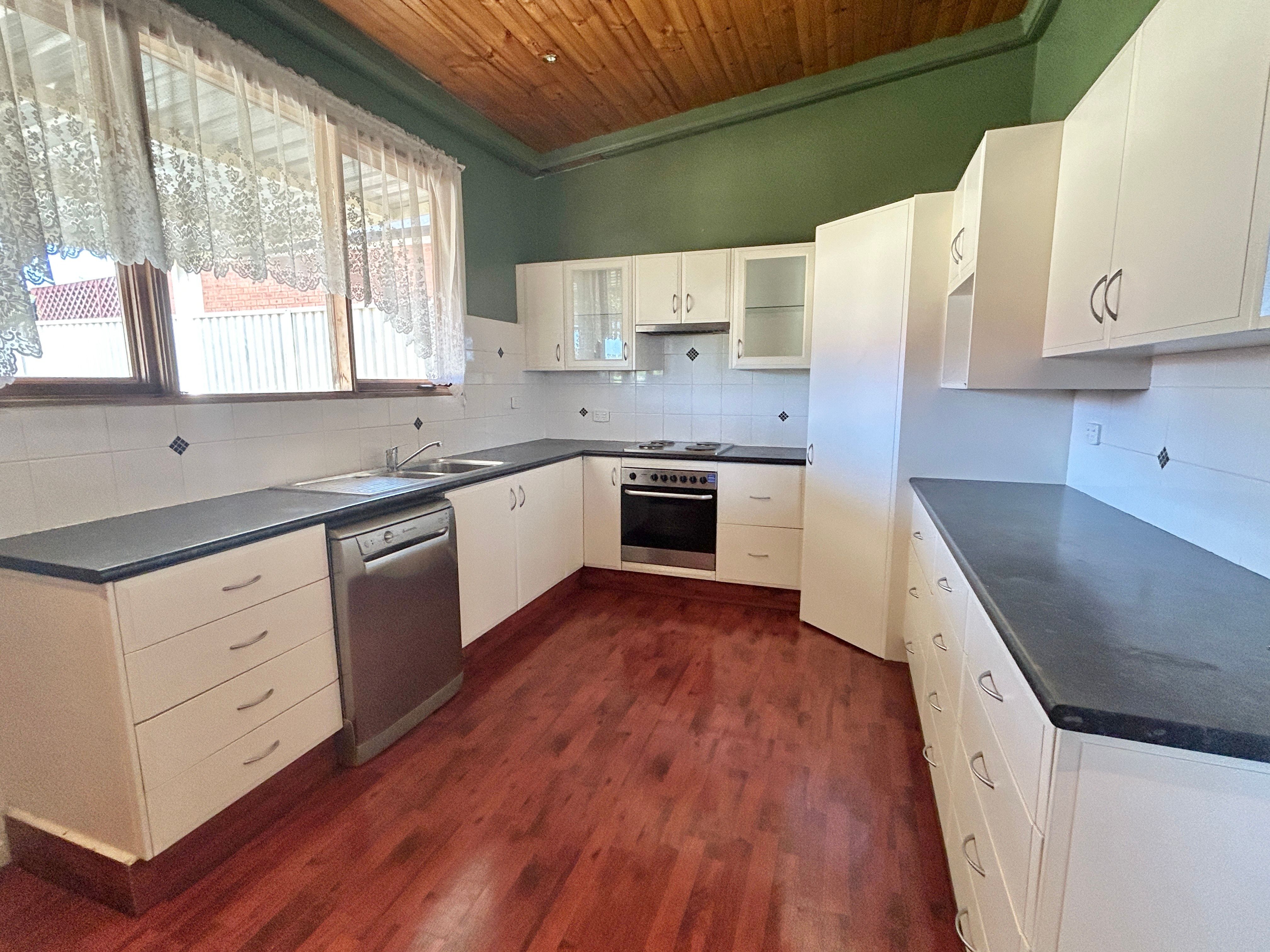 355 Argyle Street, Picton, NSW 2571