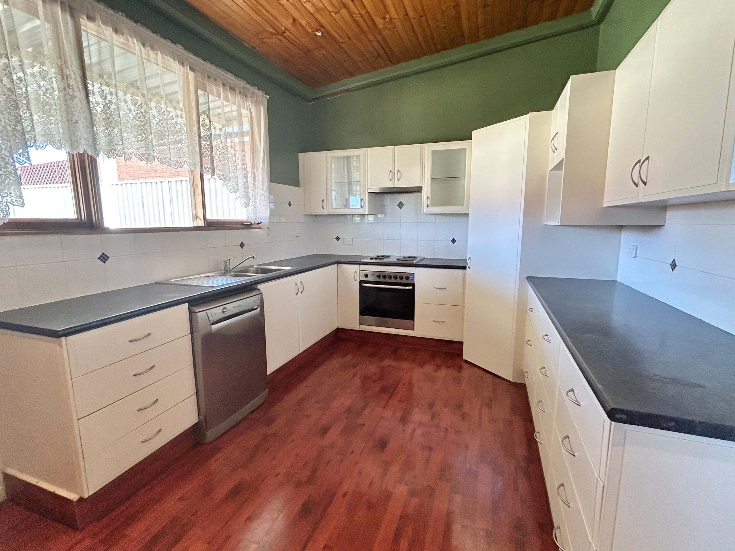 355 Argyle Street, Picton, NSW 2571