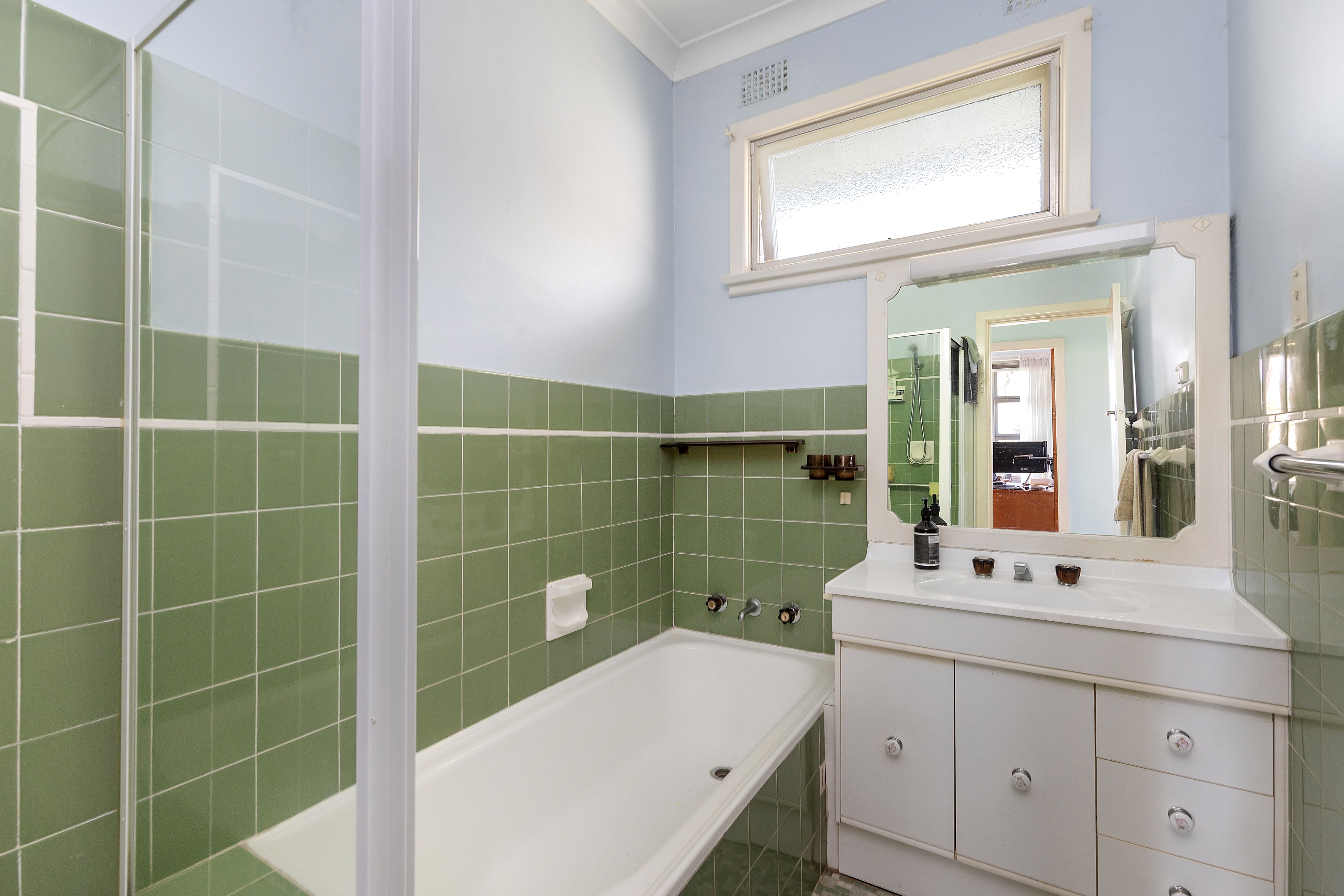 61 Manor Road — photo 8 of 10
