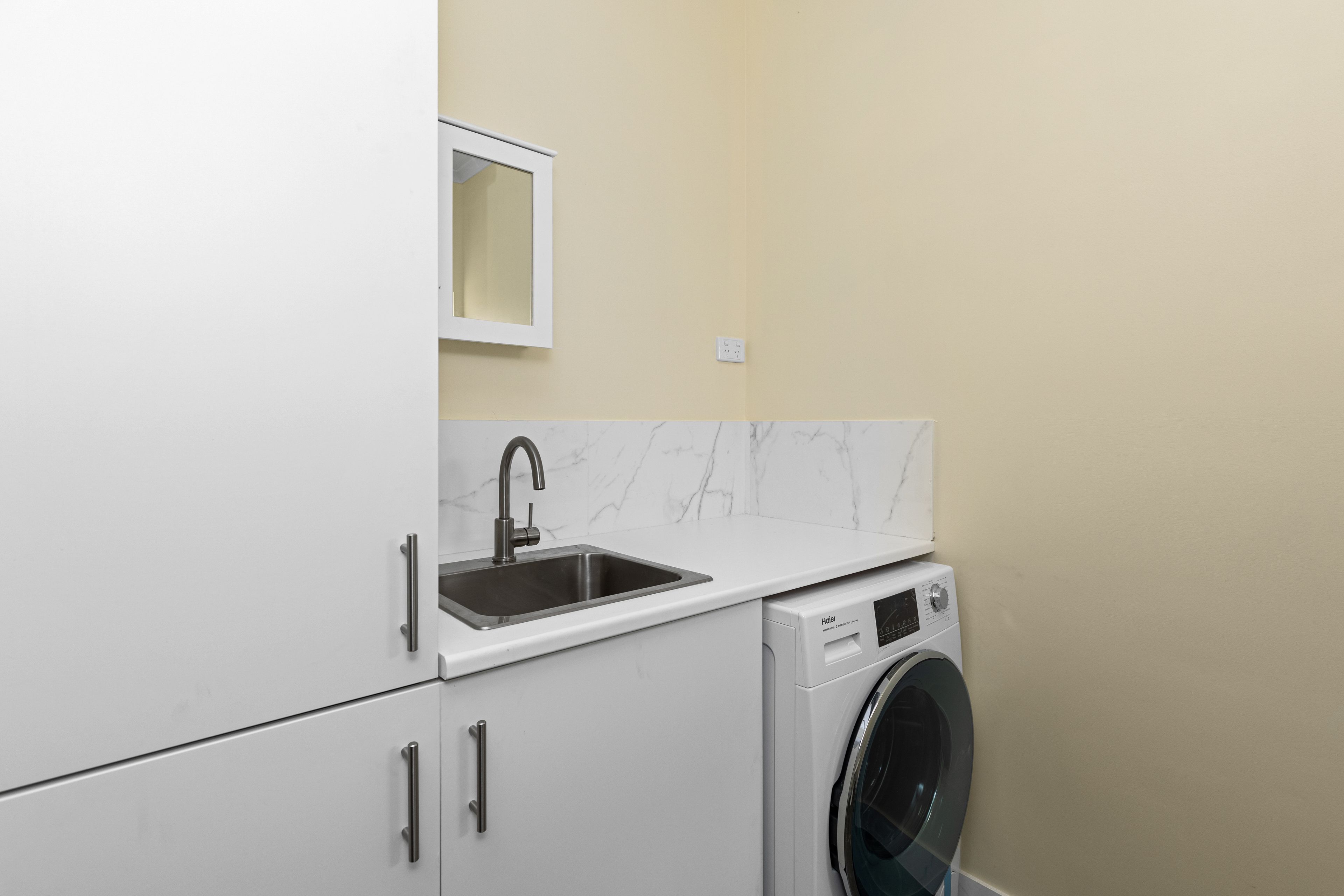 1/28 Baylis Street — photo 6 of 8