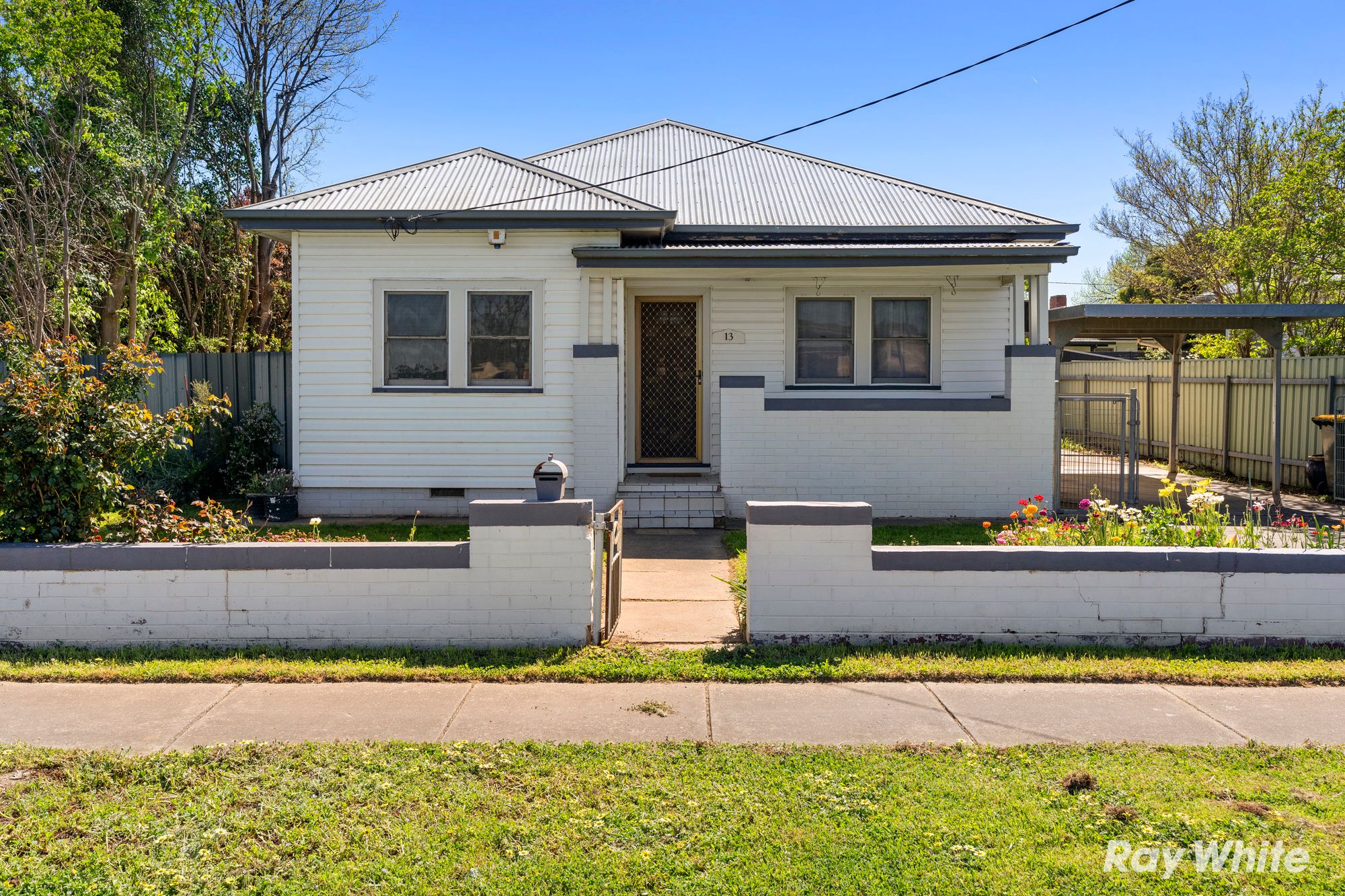 13 North Parade — photo 15 of 15