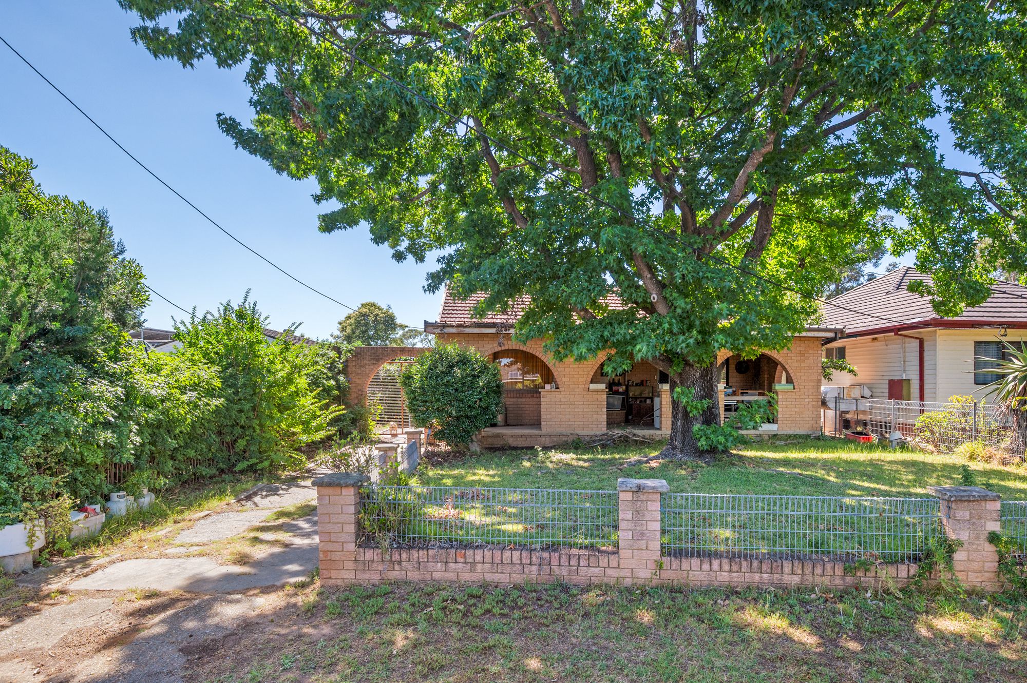 33 Parkland Avenue , Macquarie Fields NSW 2564