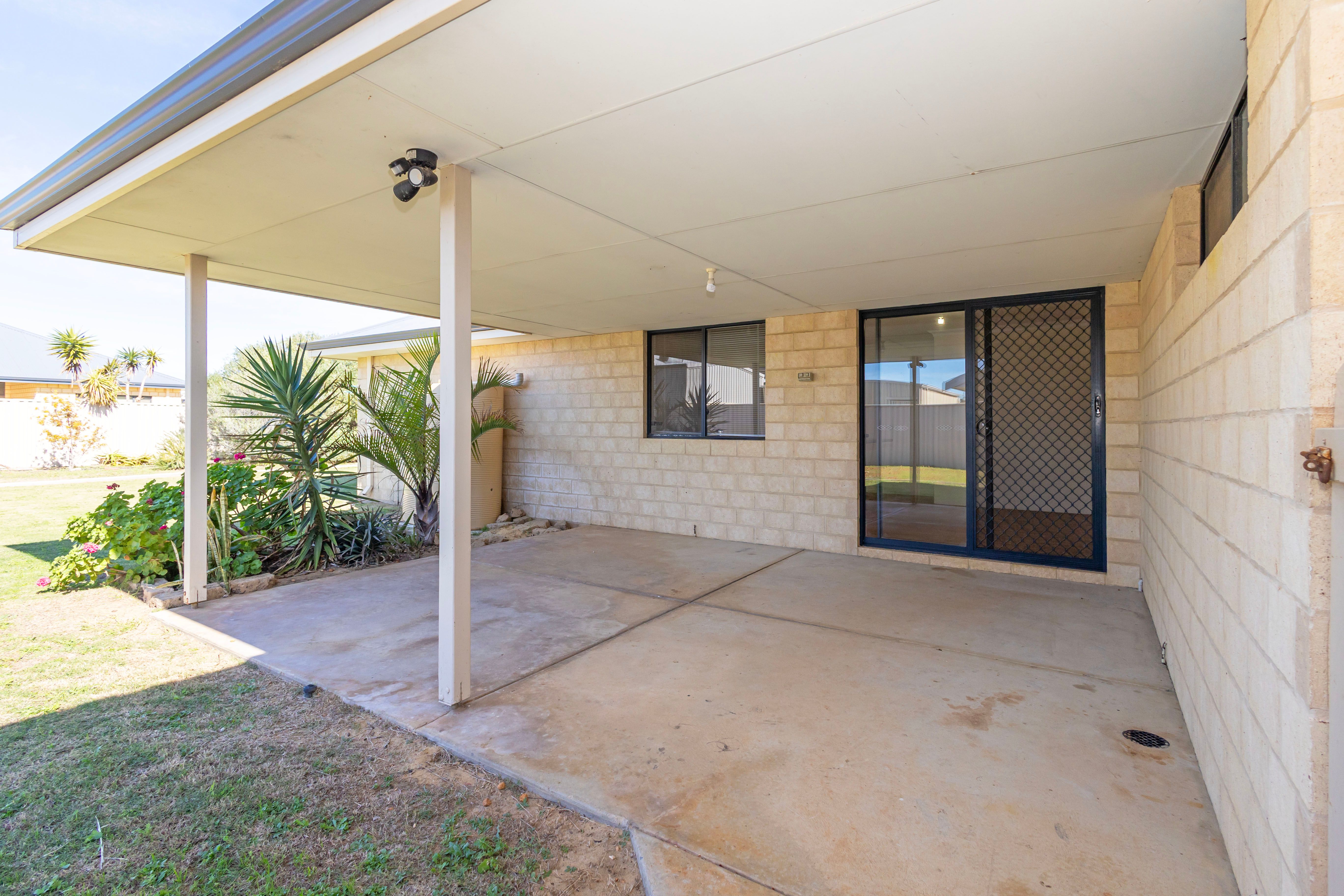 29 Dryandra Boulevard — photo 20 of 24
