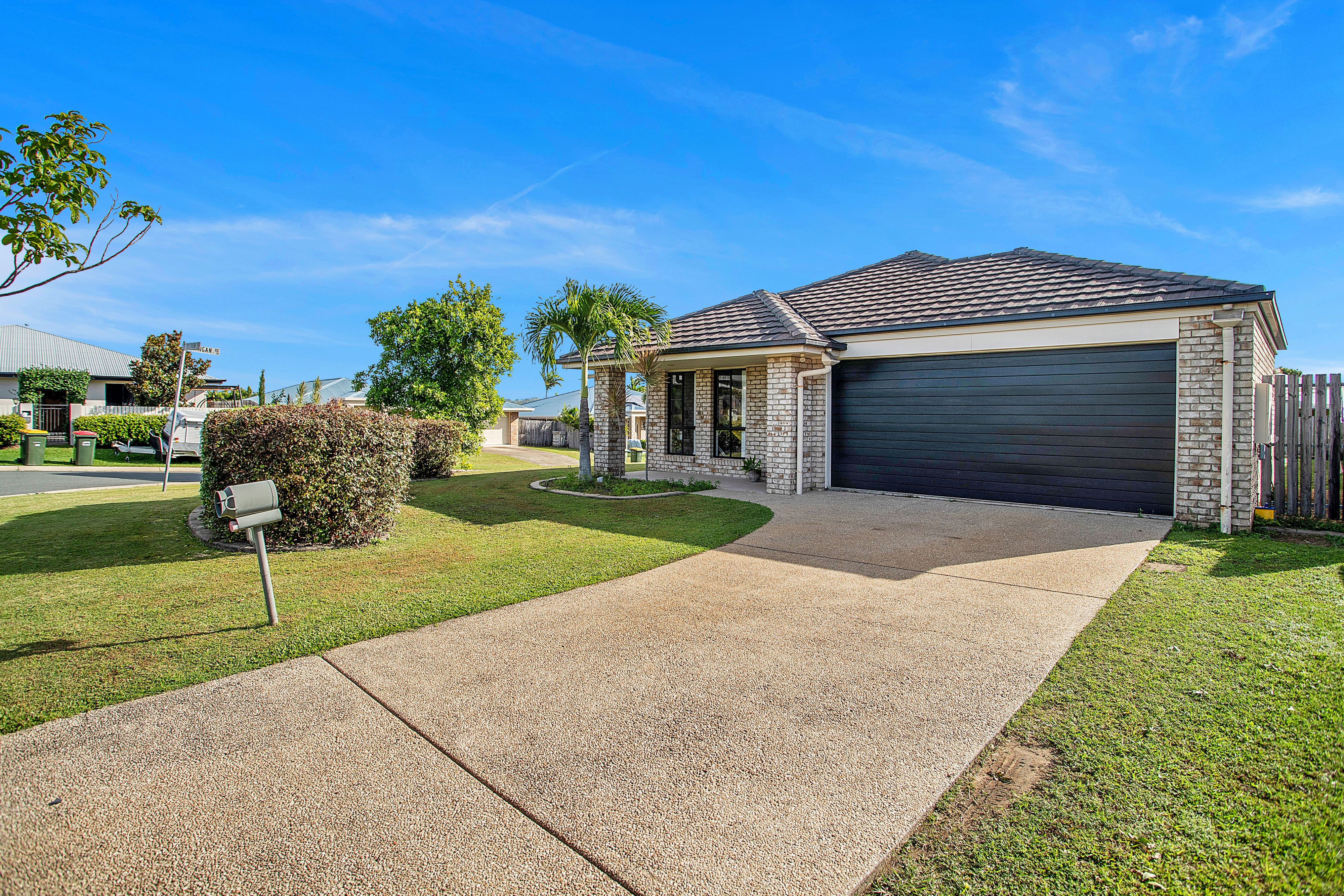 1 Crestview Crescent, Bucasia QLD 4750