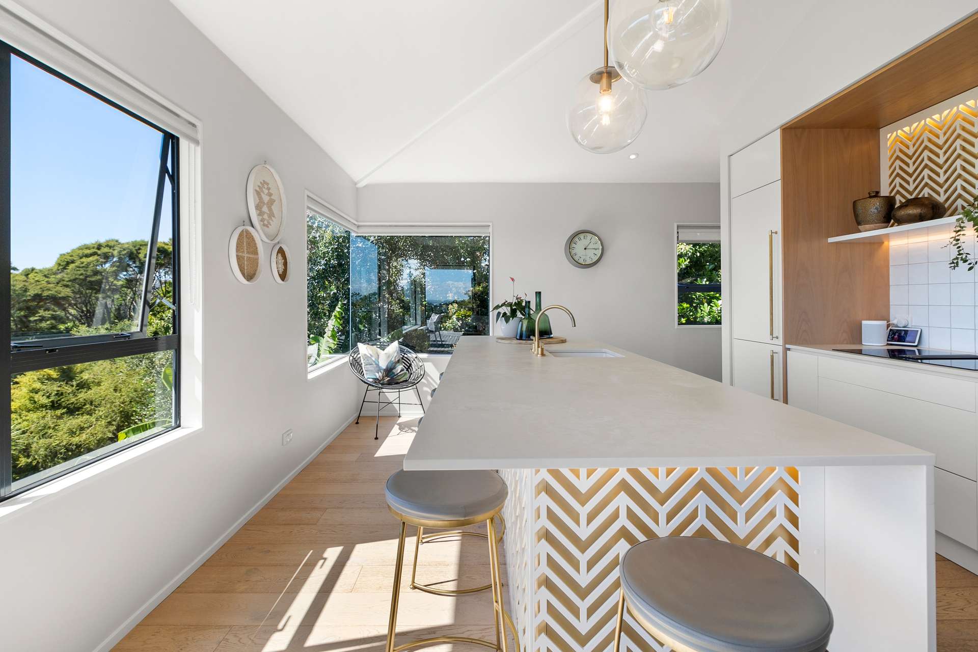 93 Queens Drive photo 13