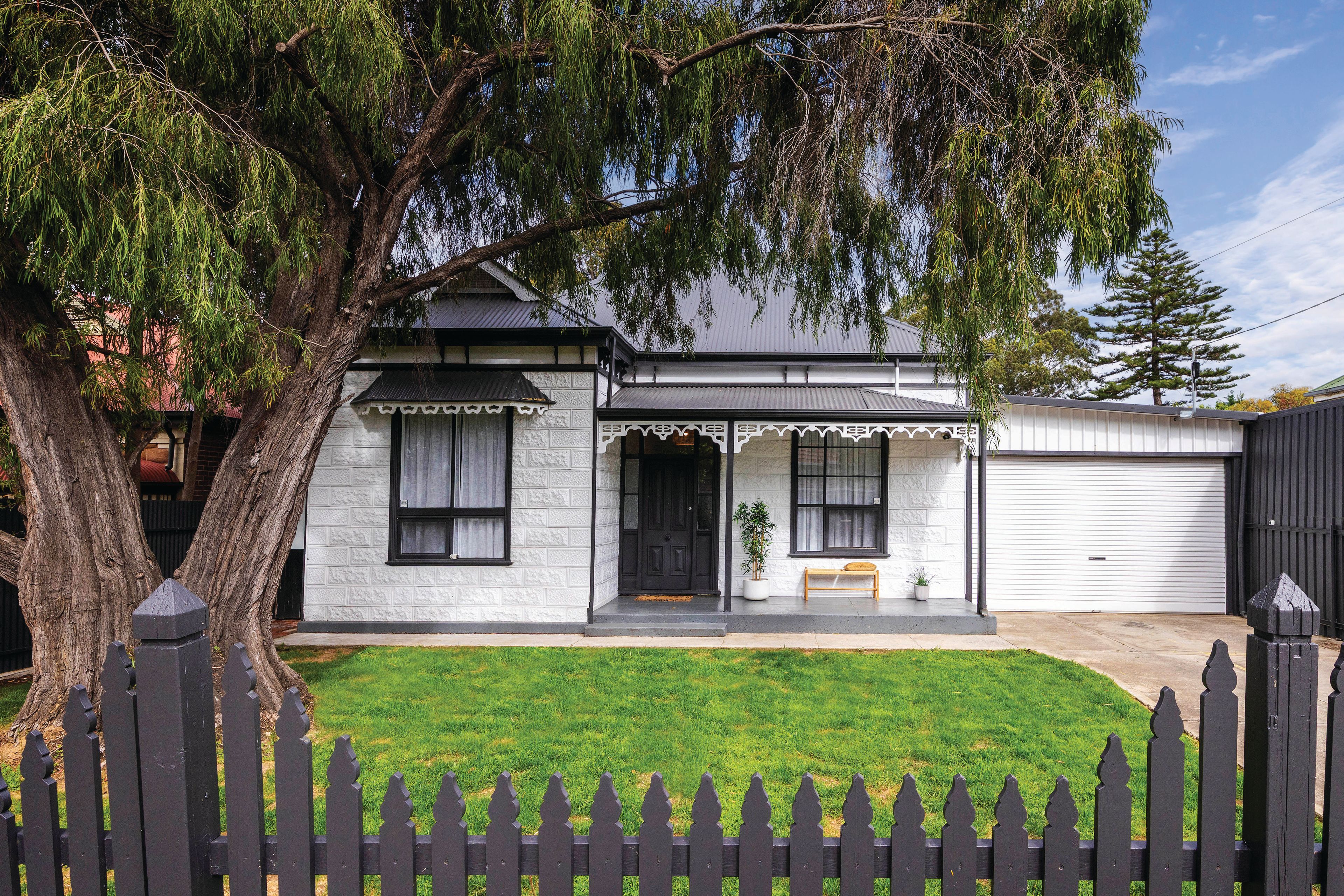 32 Bishops Avenue — photo from Ray White Woodville