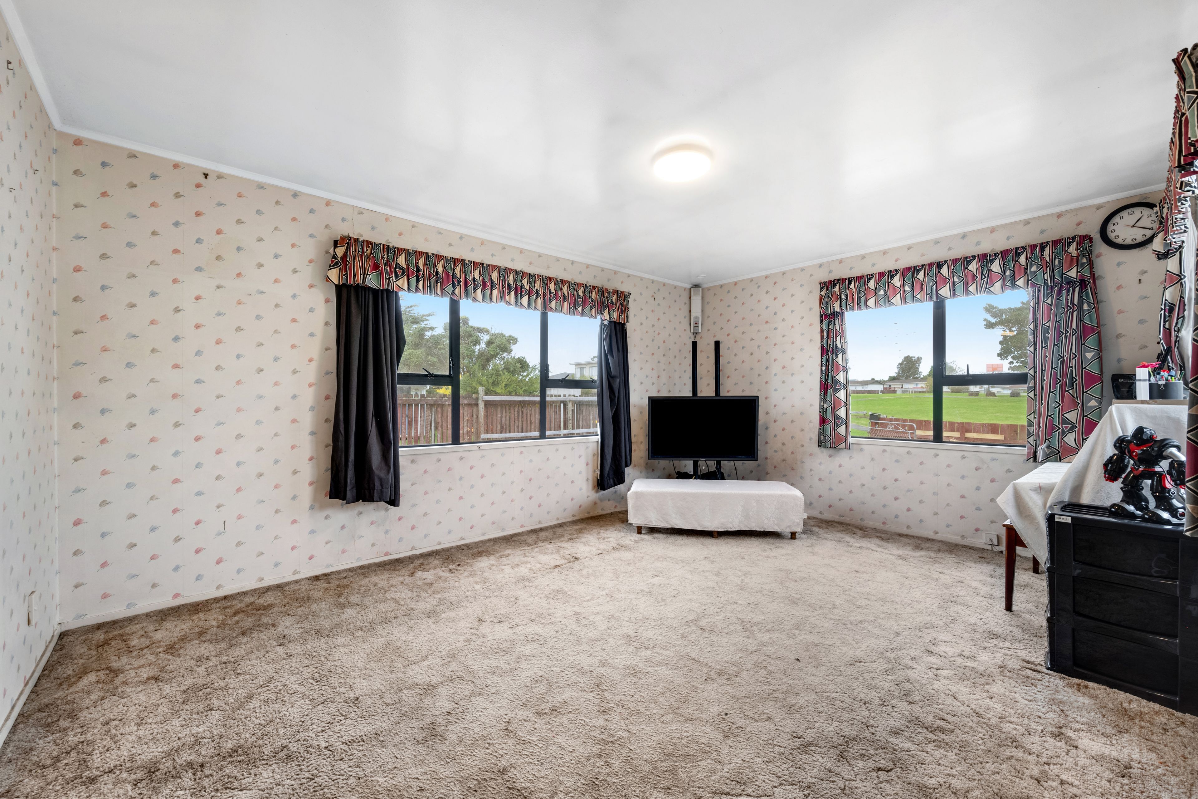 27 Dissmeyer Drive, Clover Park, Manukau City